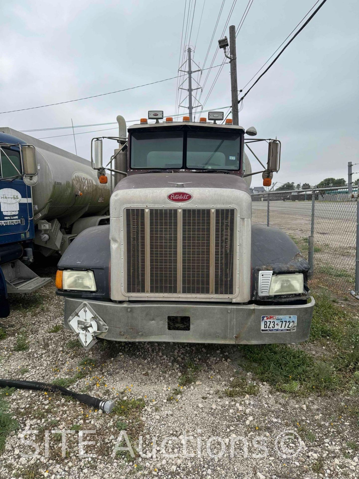 1998 Peterbilt 377 T/A Fuel Truck - Image 2 of 39