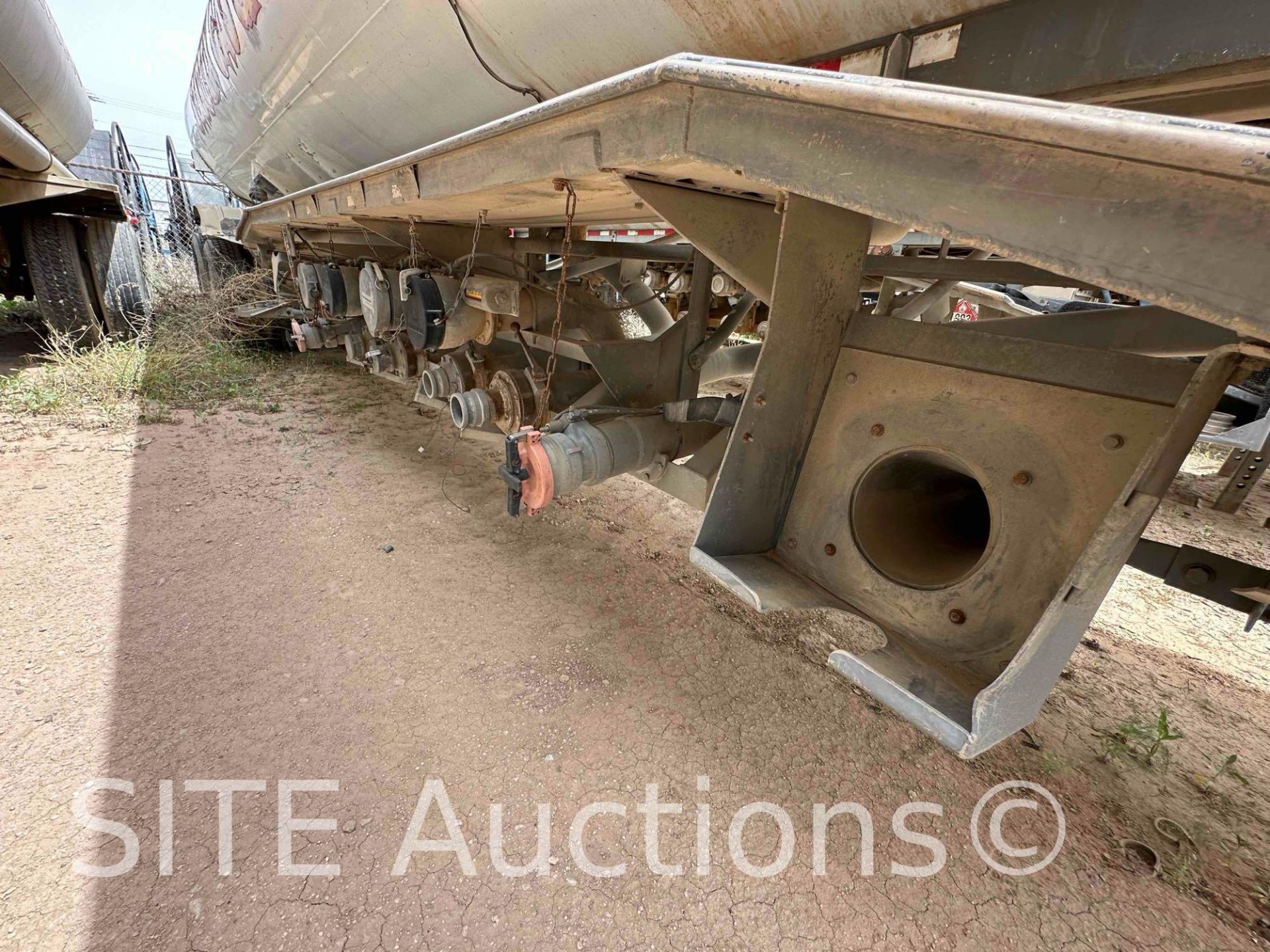 T/A Tank Trailer - Image 8 of 13