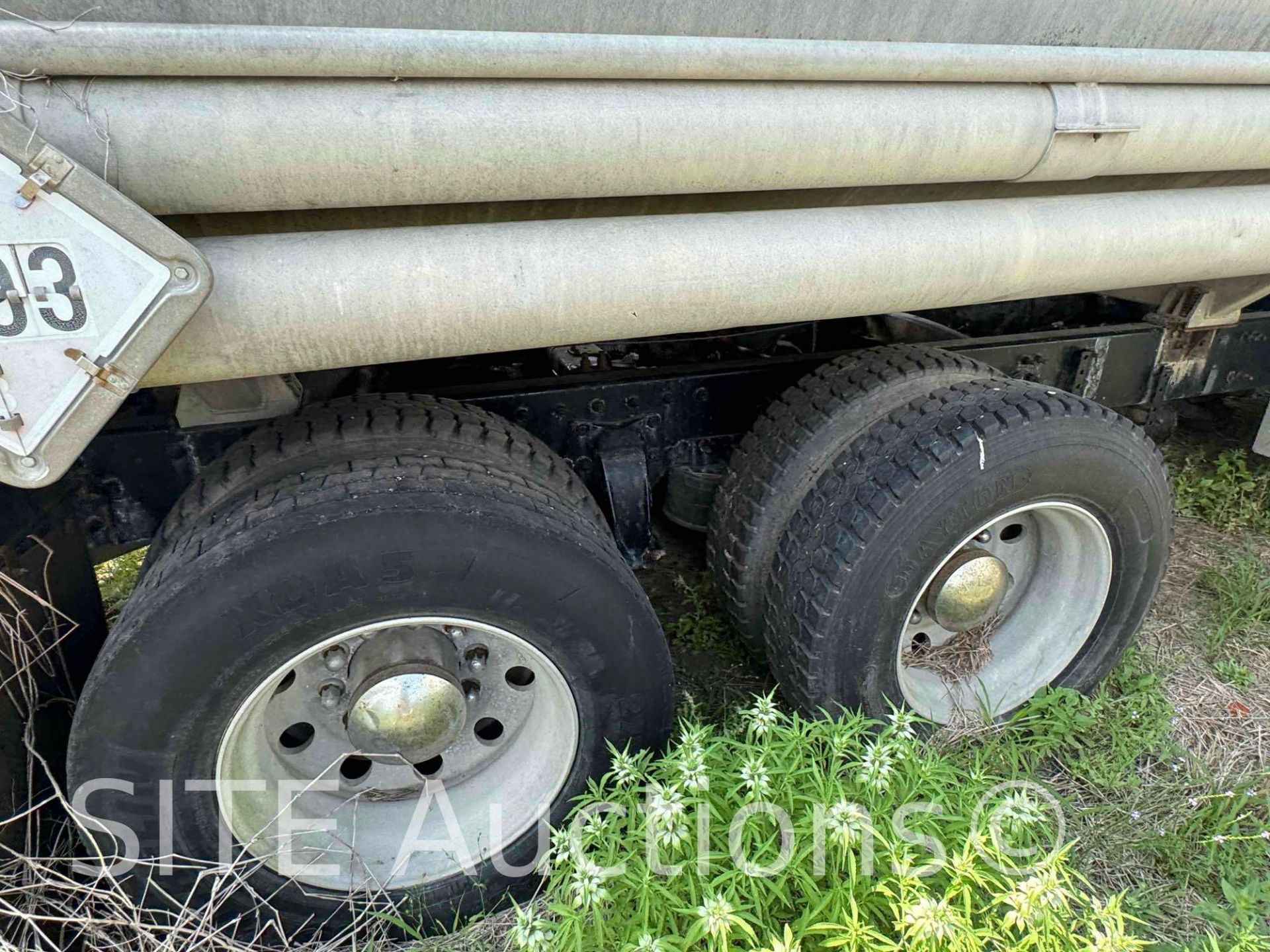 1999 Freightliner Century T/A Fuel Truck - Image 10 of 25