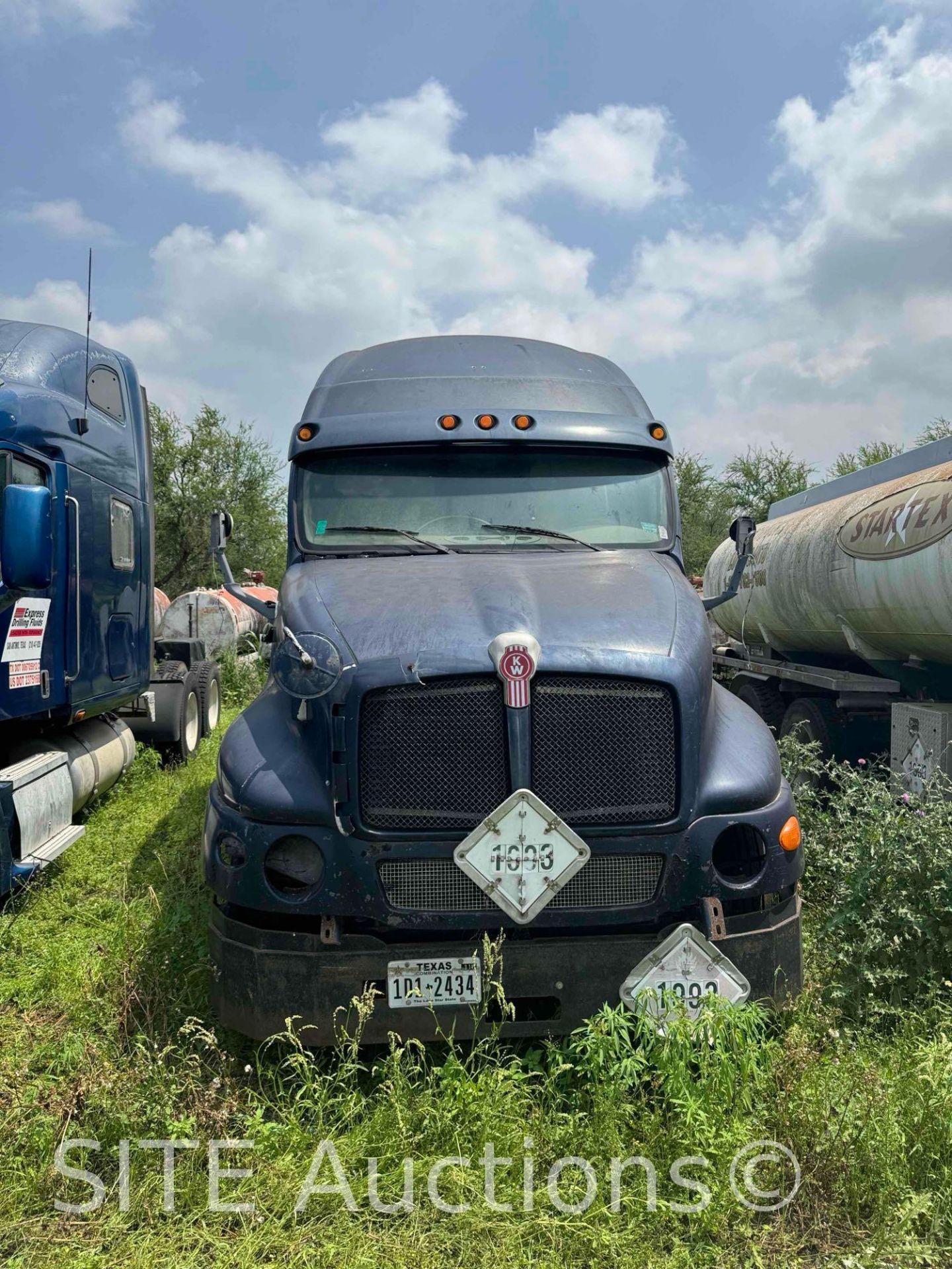 2006 Kenworth T2000 T/A Sleeper Truck Tractor - Image 2 of 23