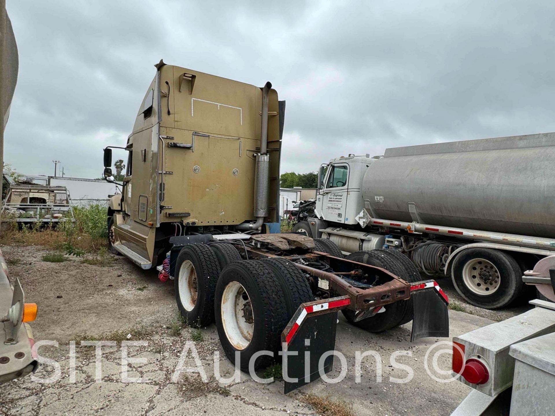 2005 Freightliner Columbia T/A Sleeper Truck Tractor - Image 18 of 30