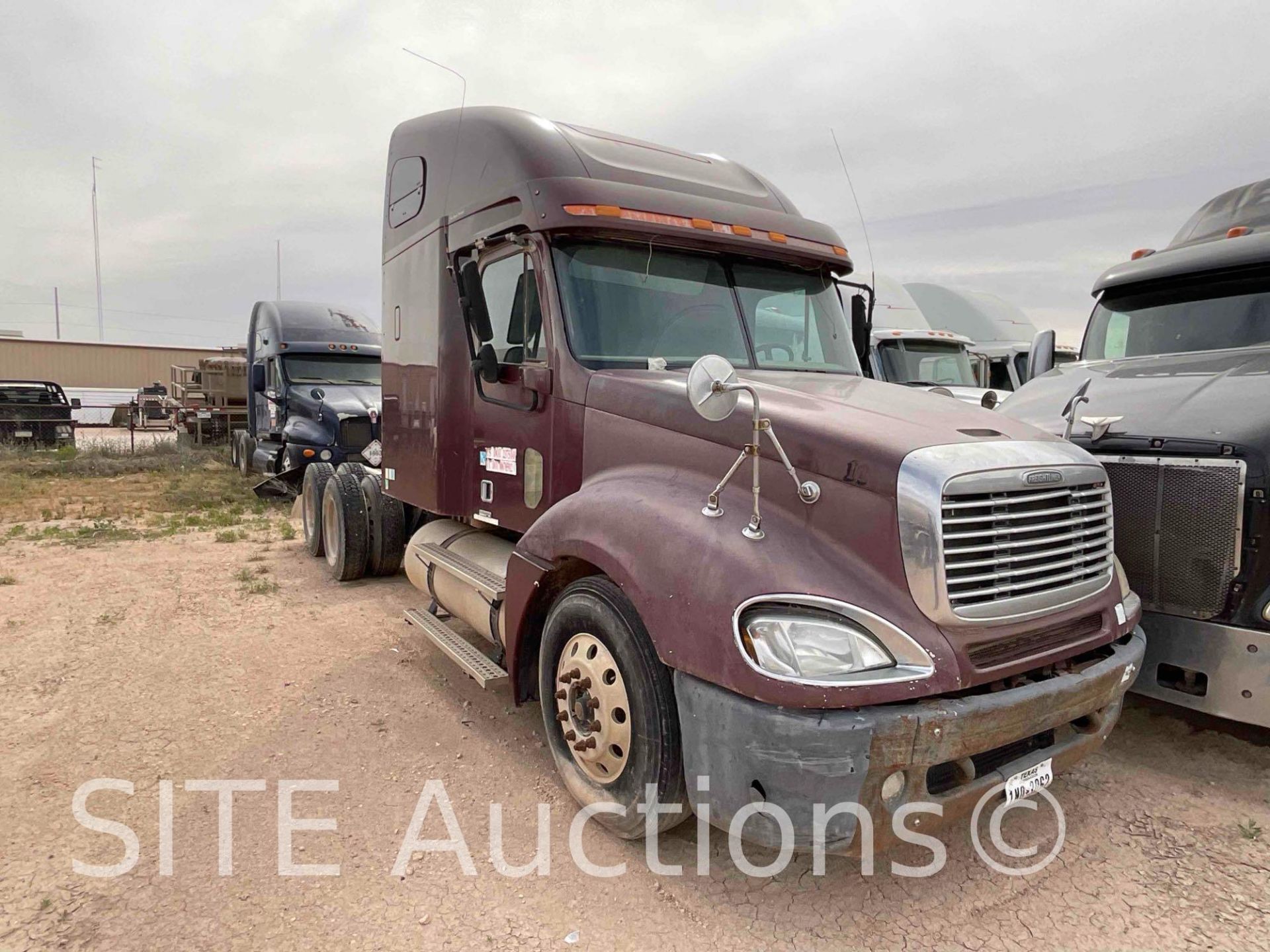 2004 Freightliner Columbia T/A Sleeper Truck Tractor - Image 3 of 26