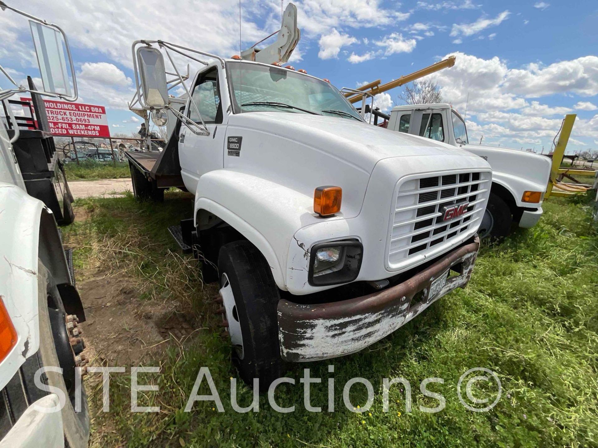 1998 GMC C7500 S/A Flatbed Truck w/ Well Pulling Unit - Image 3 of 18