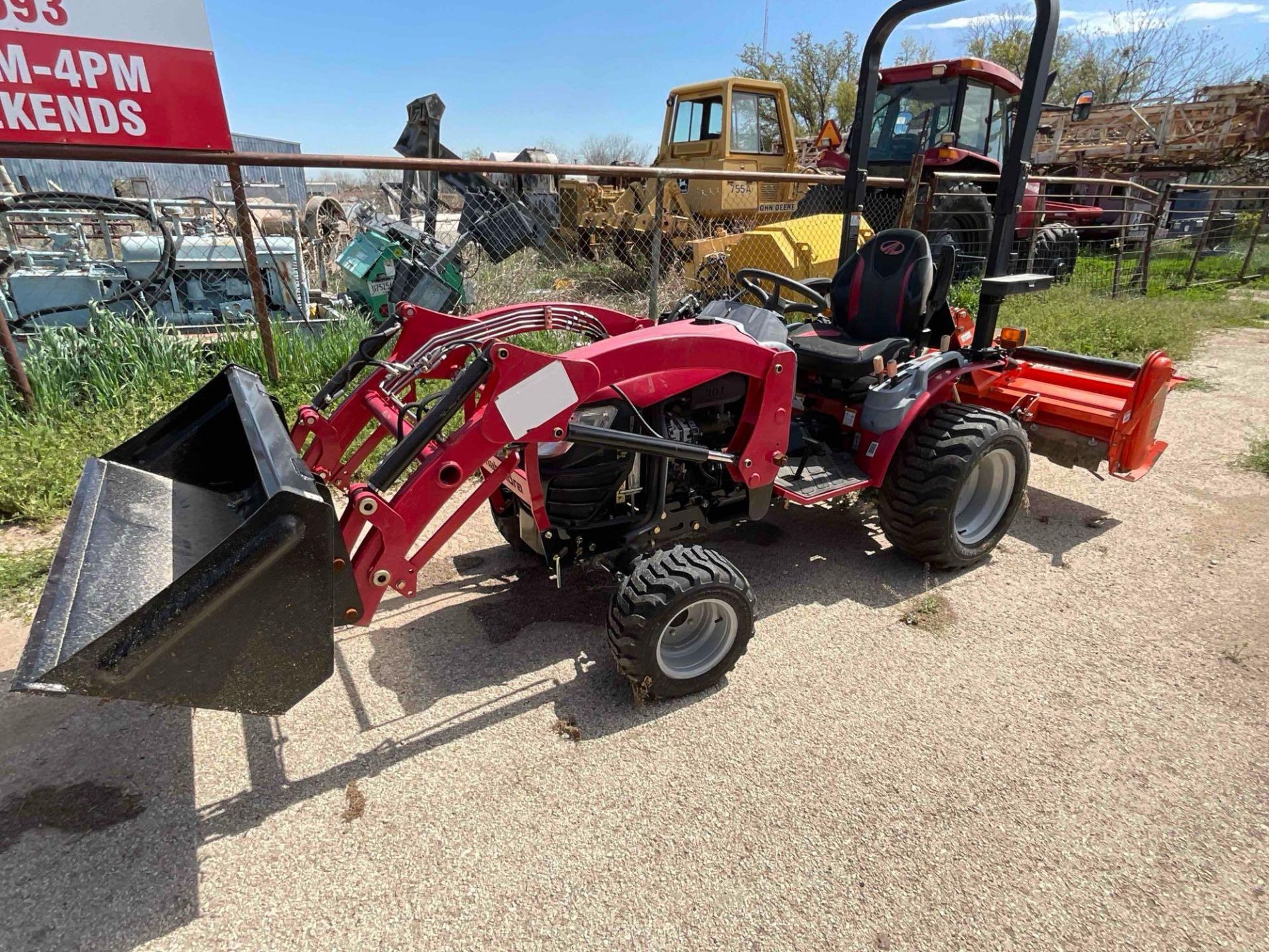 Mahindra eMax 25L Tractor - Bild 6 aus 14