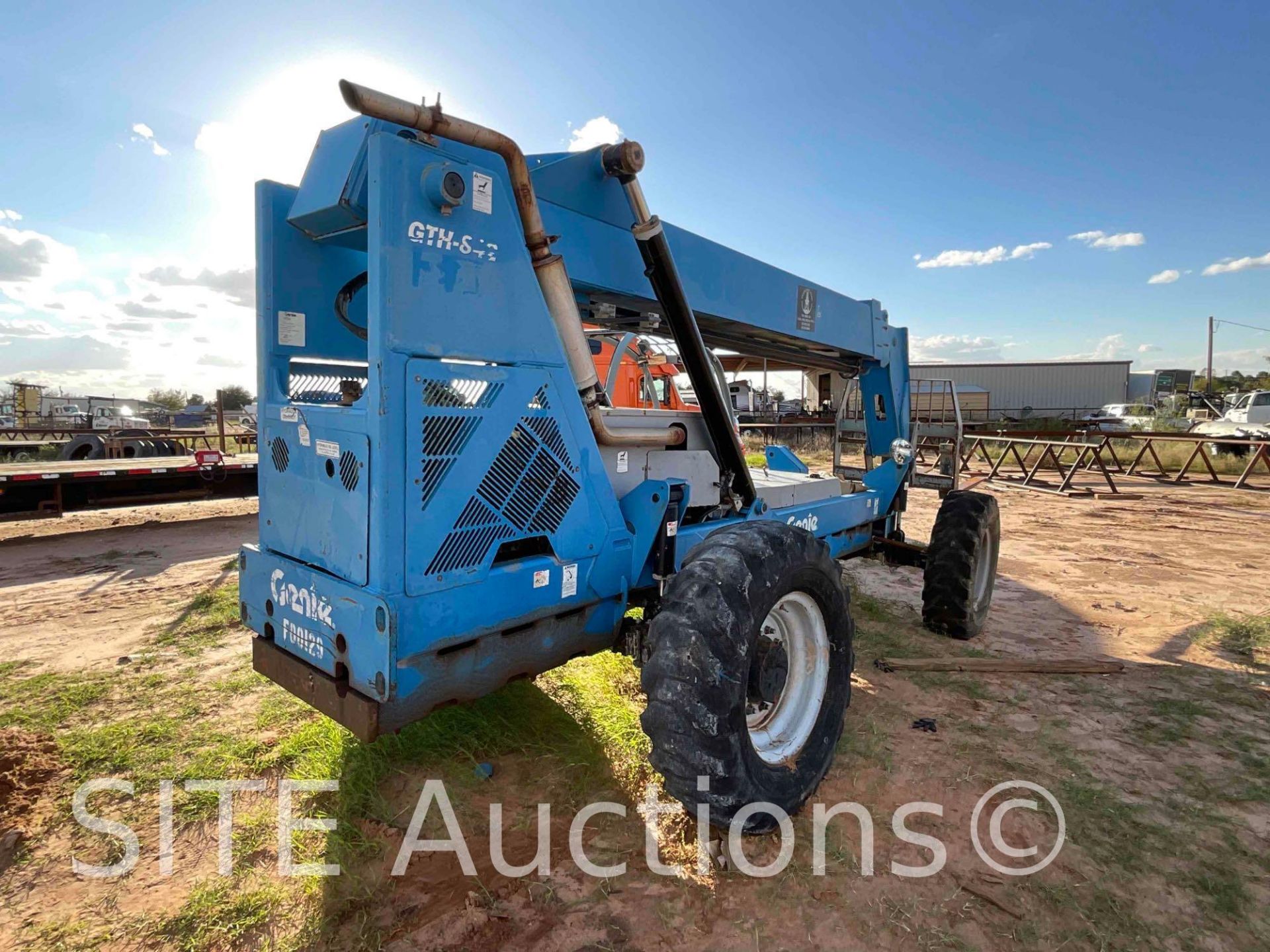 2008 Genie GTH842 4x4x4 Telescopic Forklift - Image 3 of 19