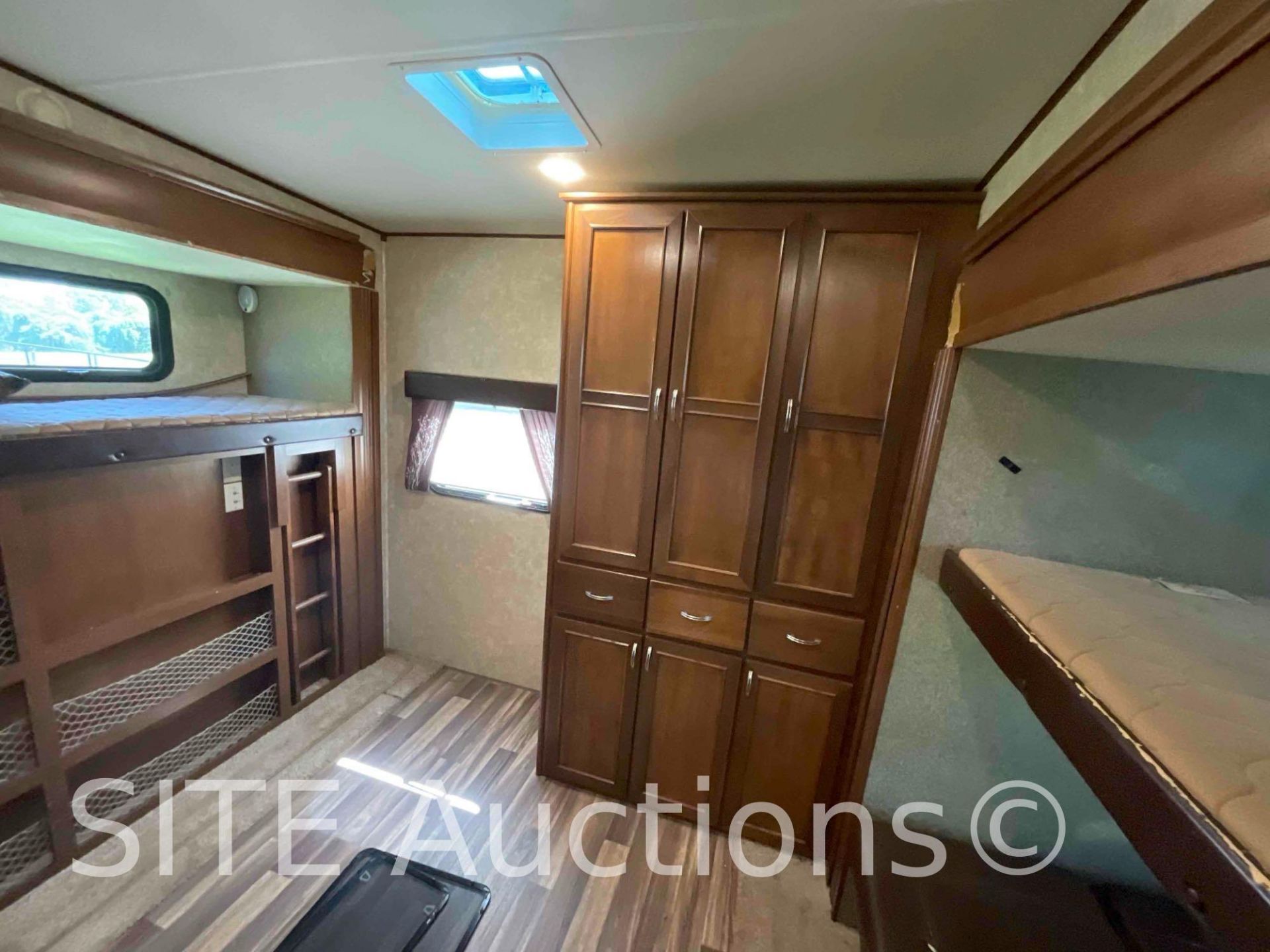 2015 Open Range Roamer 384BHS T/A Travel Trailer - Image 18 of 25