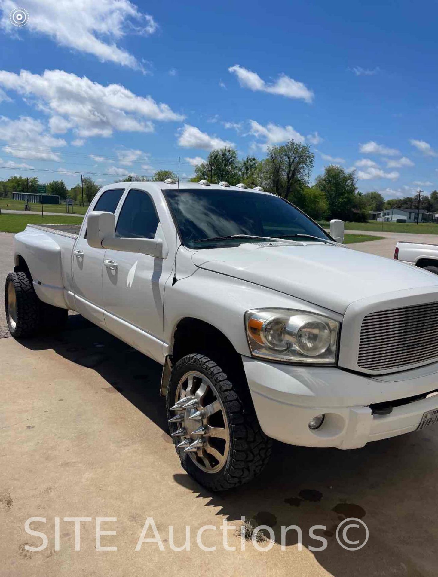 2006 Dodge Ram 3500 Dually Crew Cab Pickup Truck - Image 2 of 8