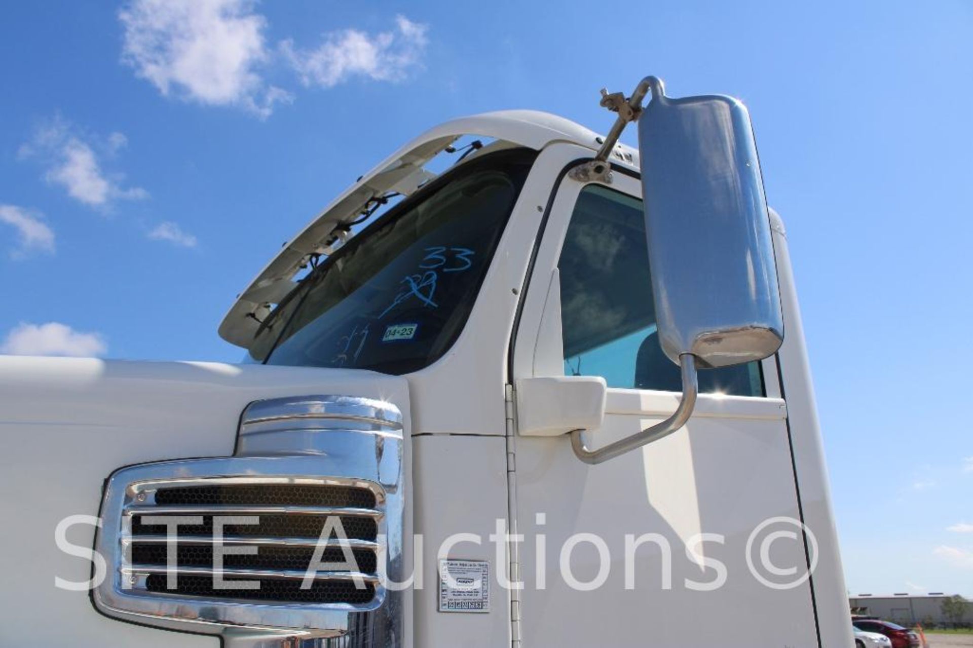 2016 Freightliner Coronado T/A Daycab Truck Tractor - Image 8 of 22