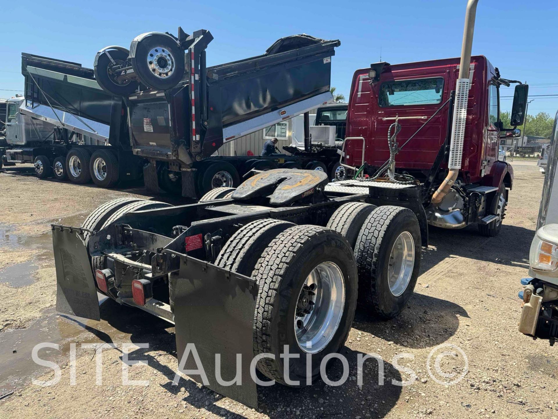 2018 Volvo VNM T/A Daycab Truck Tractor - Image 2 of 19