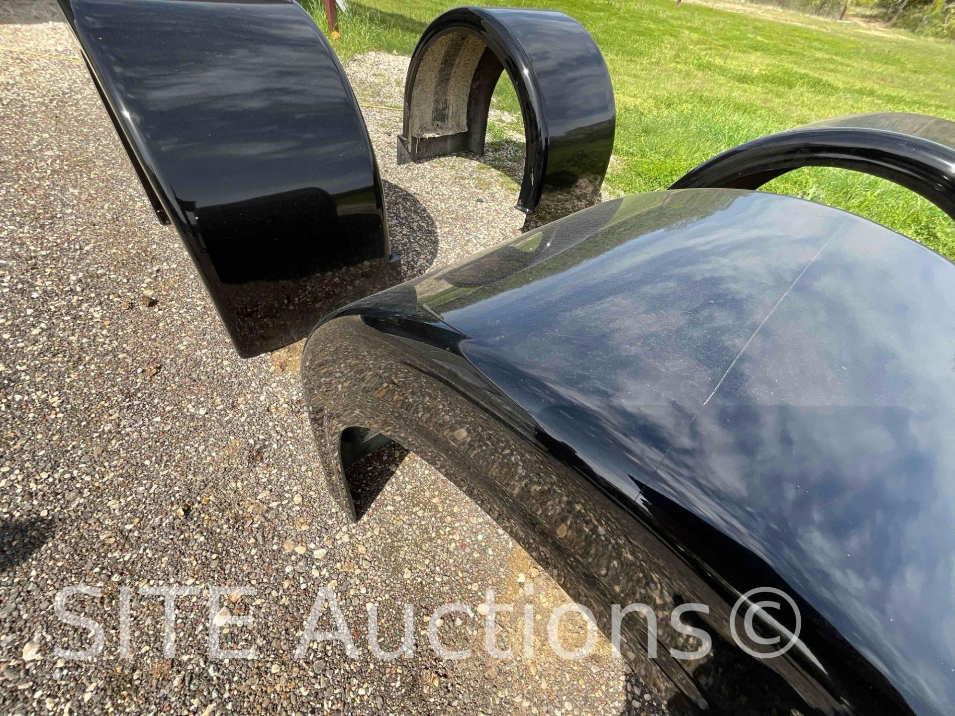 Peterbilt Fiberglass Custom Fenders - Image 12 of 15