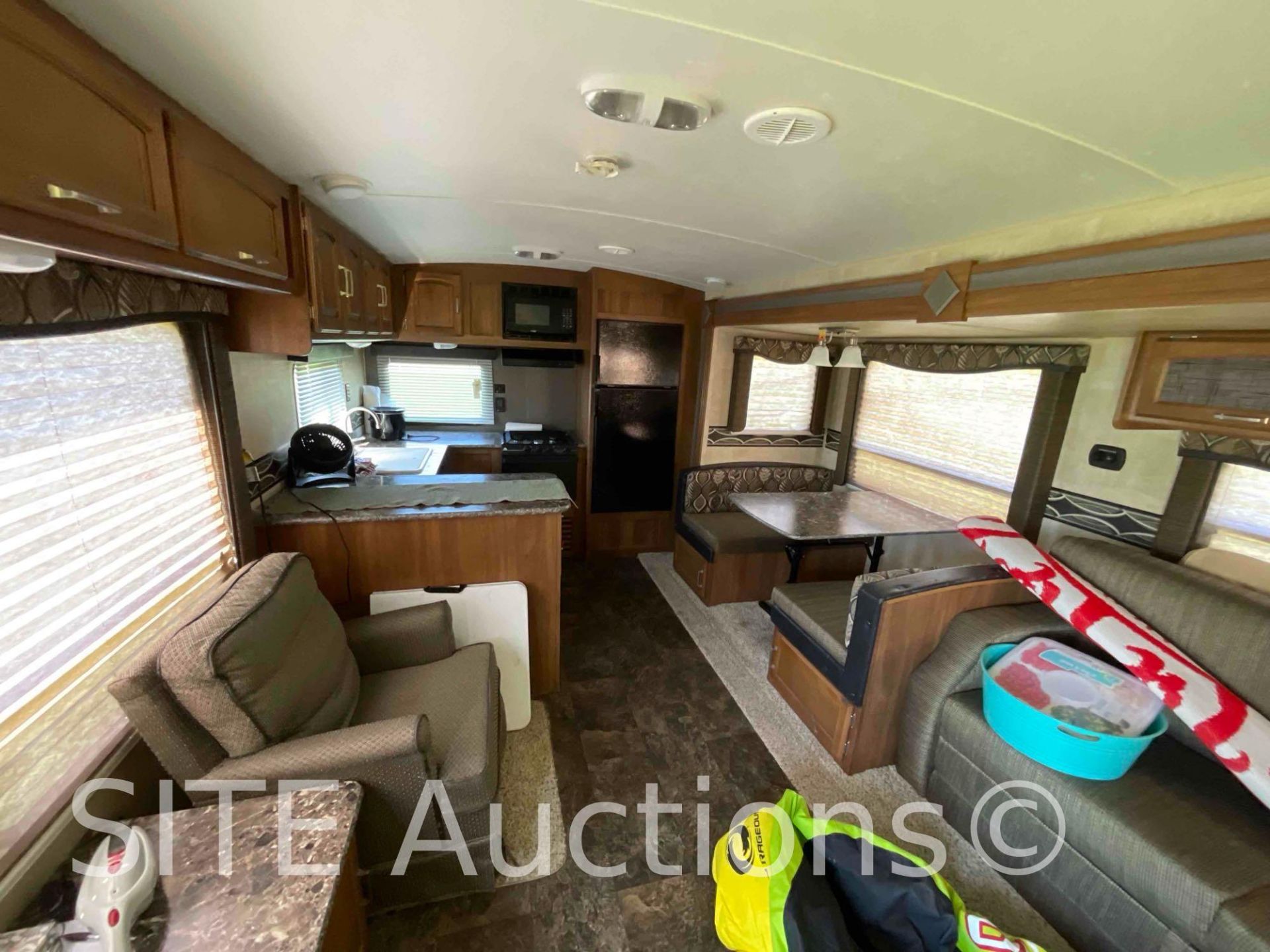 2015 Keystone Springdale T/A Travel Trailer - Image 18 of 20