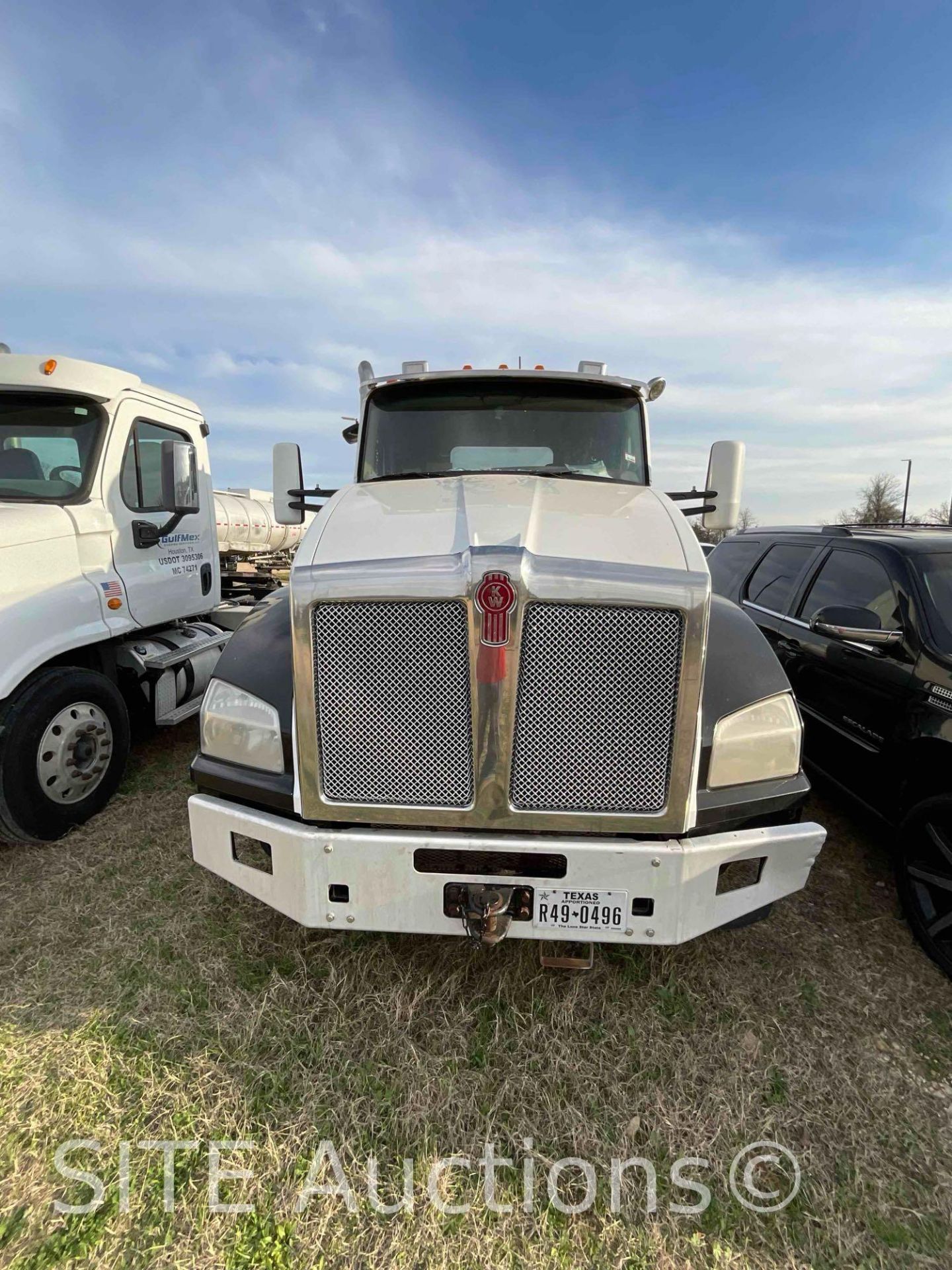 2016 Kenworth T880 T/A Daycab Truck Tractor