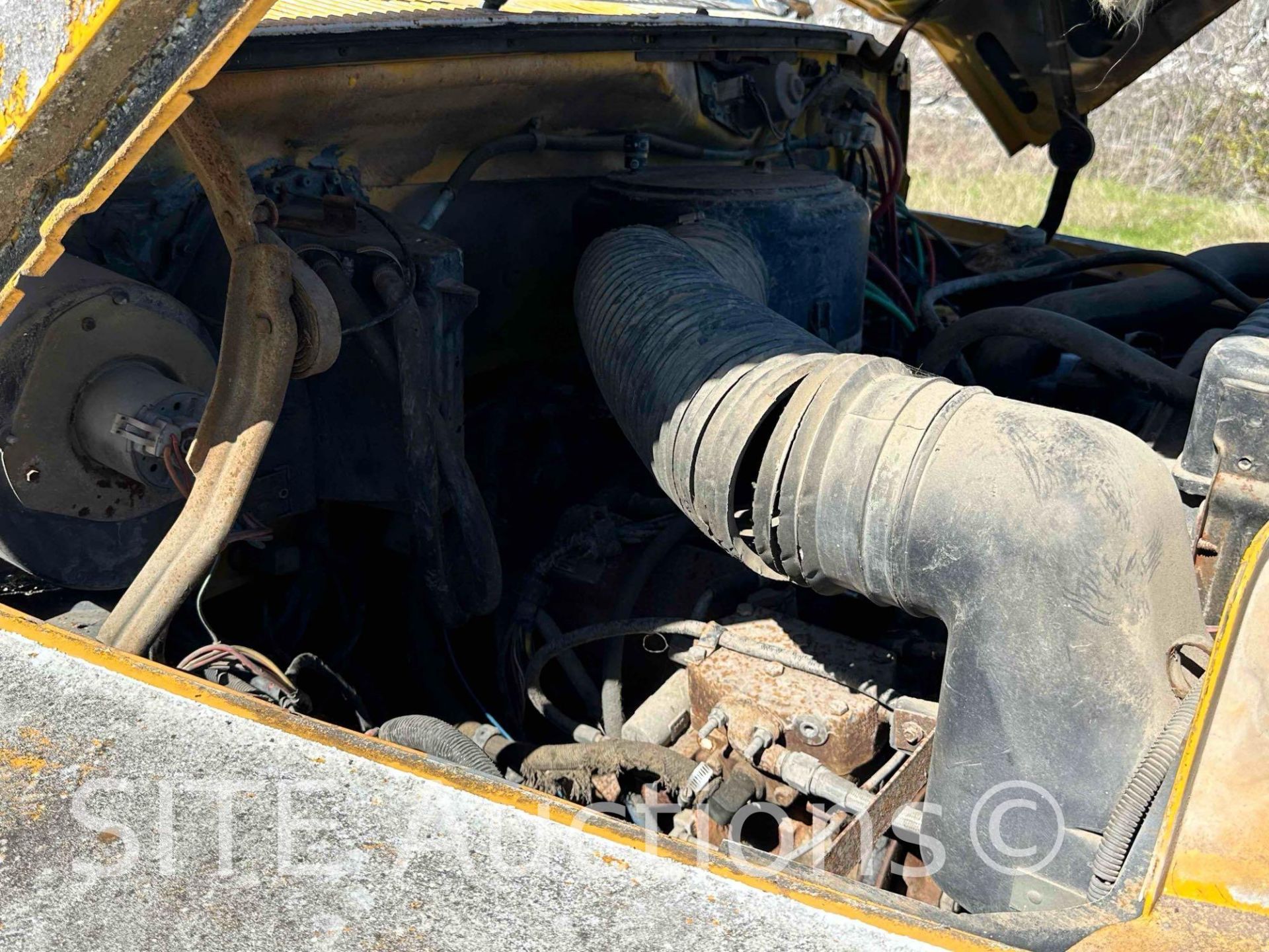 1986 Ford F700 S/A Dump Truck - Image 8 of 19