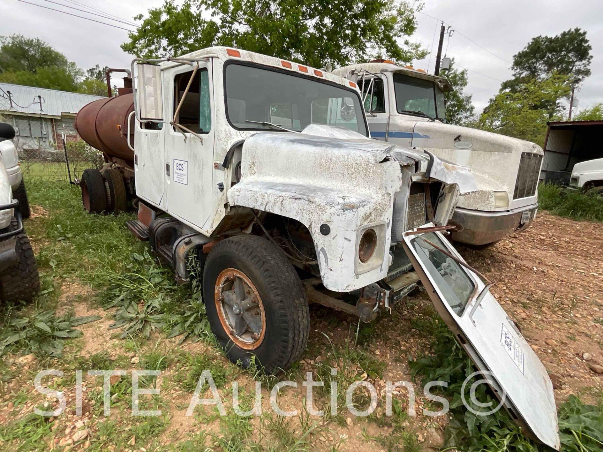 1987 International 1754 S/A Tank Truck - Image 3 of 18