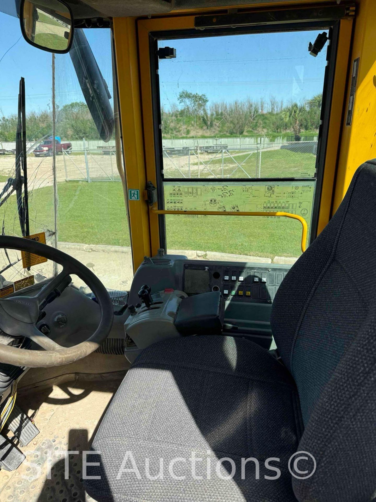 2003 Volvo L90E Wheel Loader - Image 37 of 42