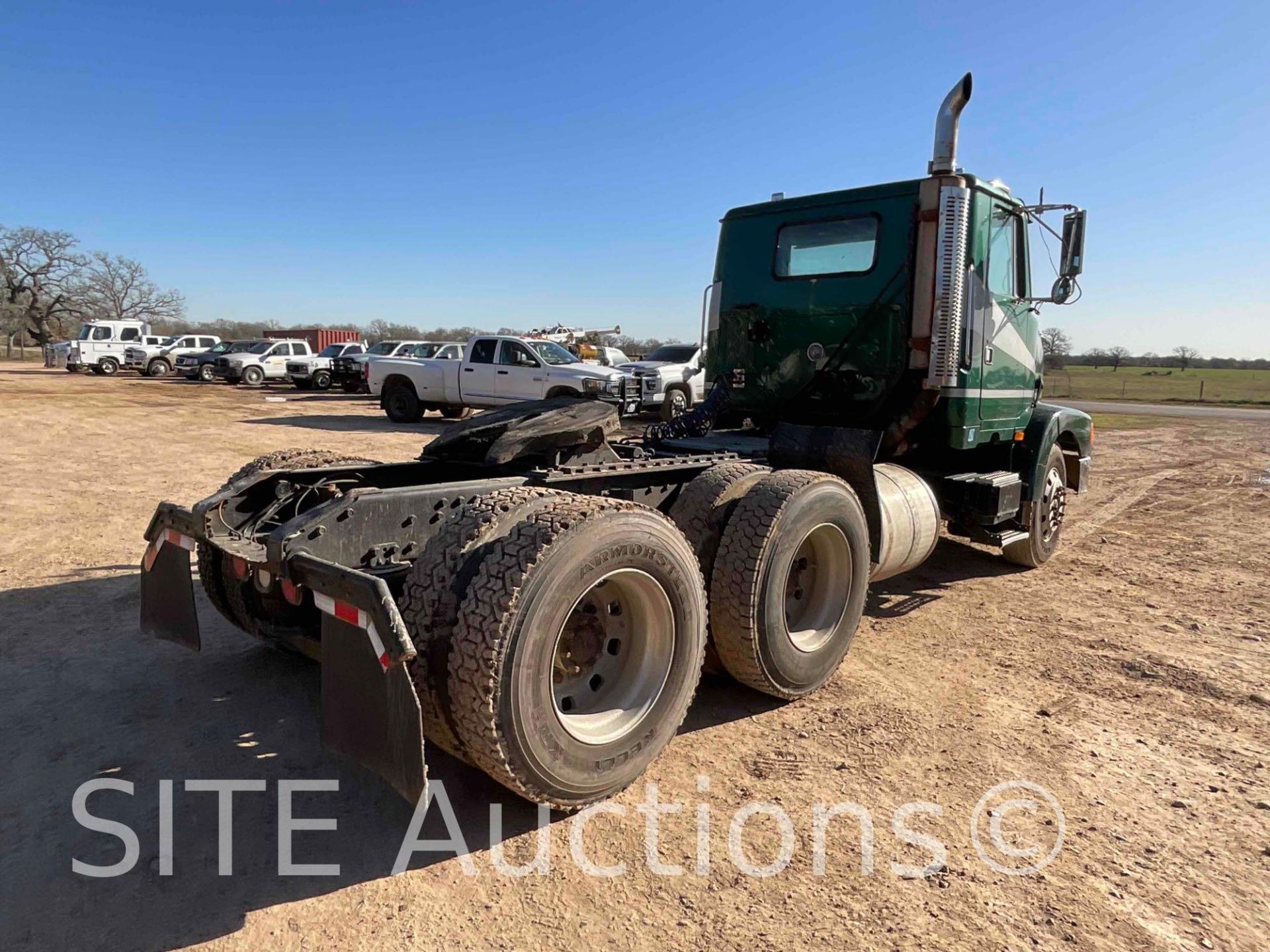 1996 Volvo WCA T/A Daycab Truck Tractor - Image 2 of 17