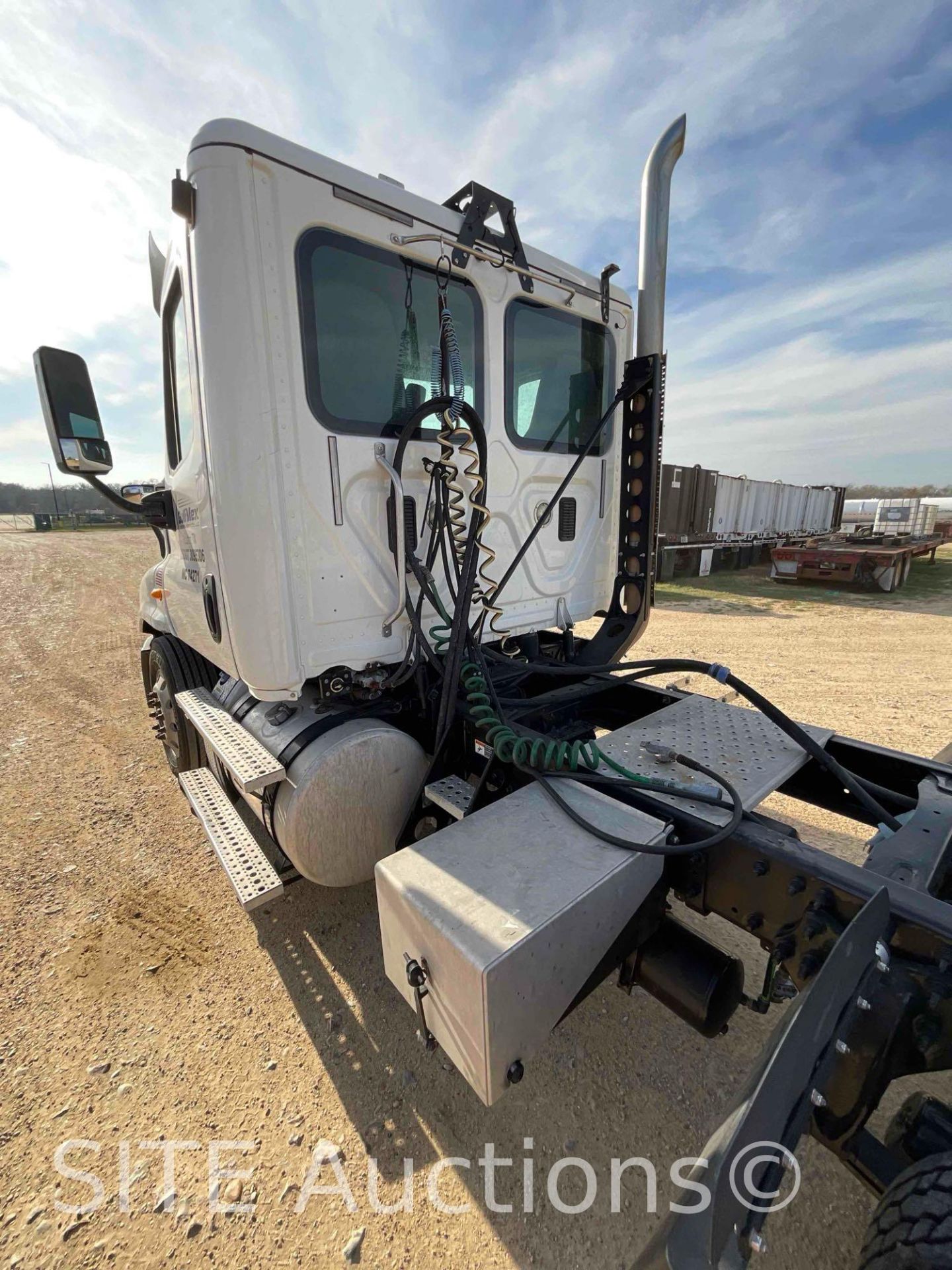 2015 Freightliner Cascadia T/A Daycab Truck Tractor - Image 17 of 27