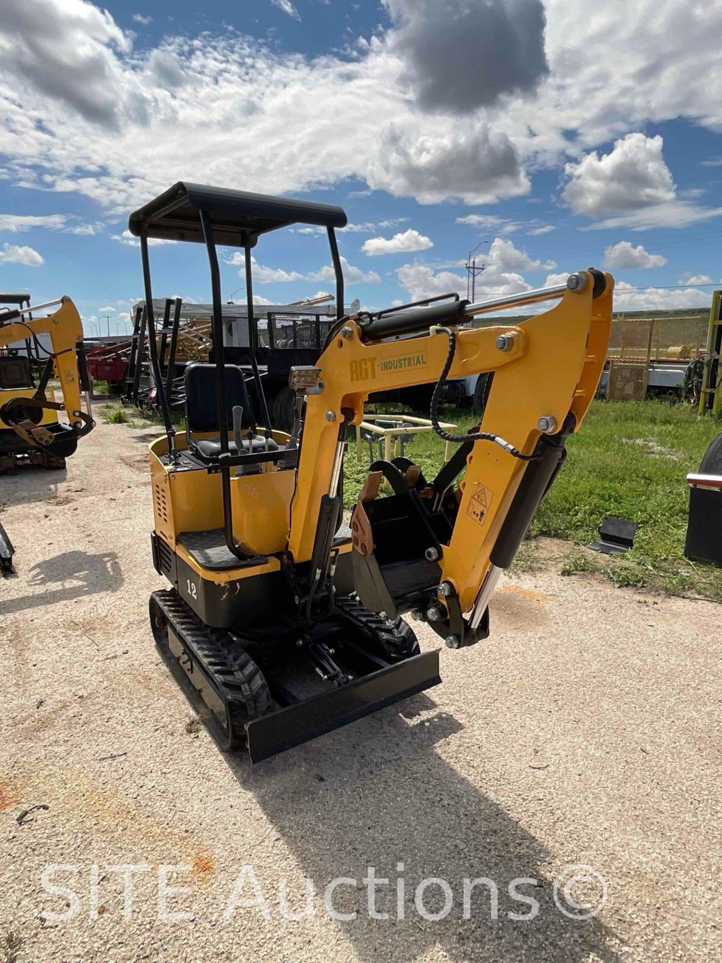 2022 Agrotk YM12 Mini Excavator - Image 3 of 19