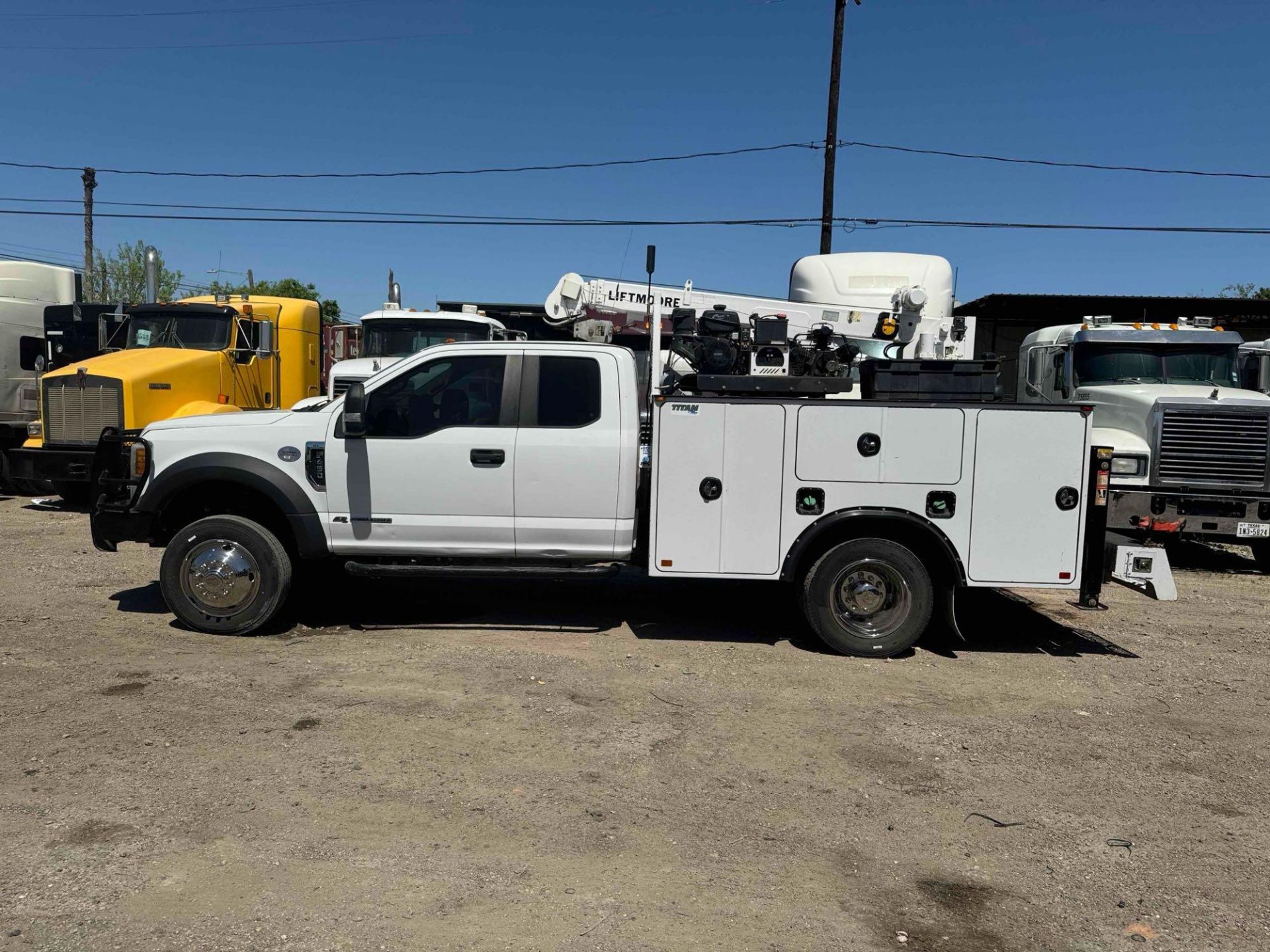 2017 Ford F450 SD Crew Cab Mechanic Truck - Image 8 of 37