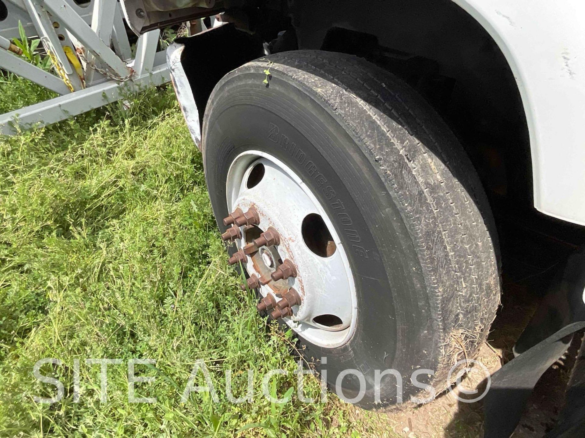 1998 GMC C7500 S/A Flatbed Truck w/ Well Pulling Unit - Image 6 of 18