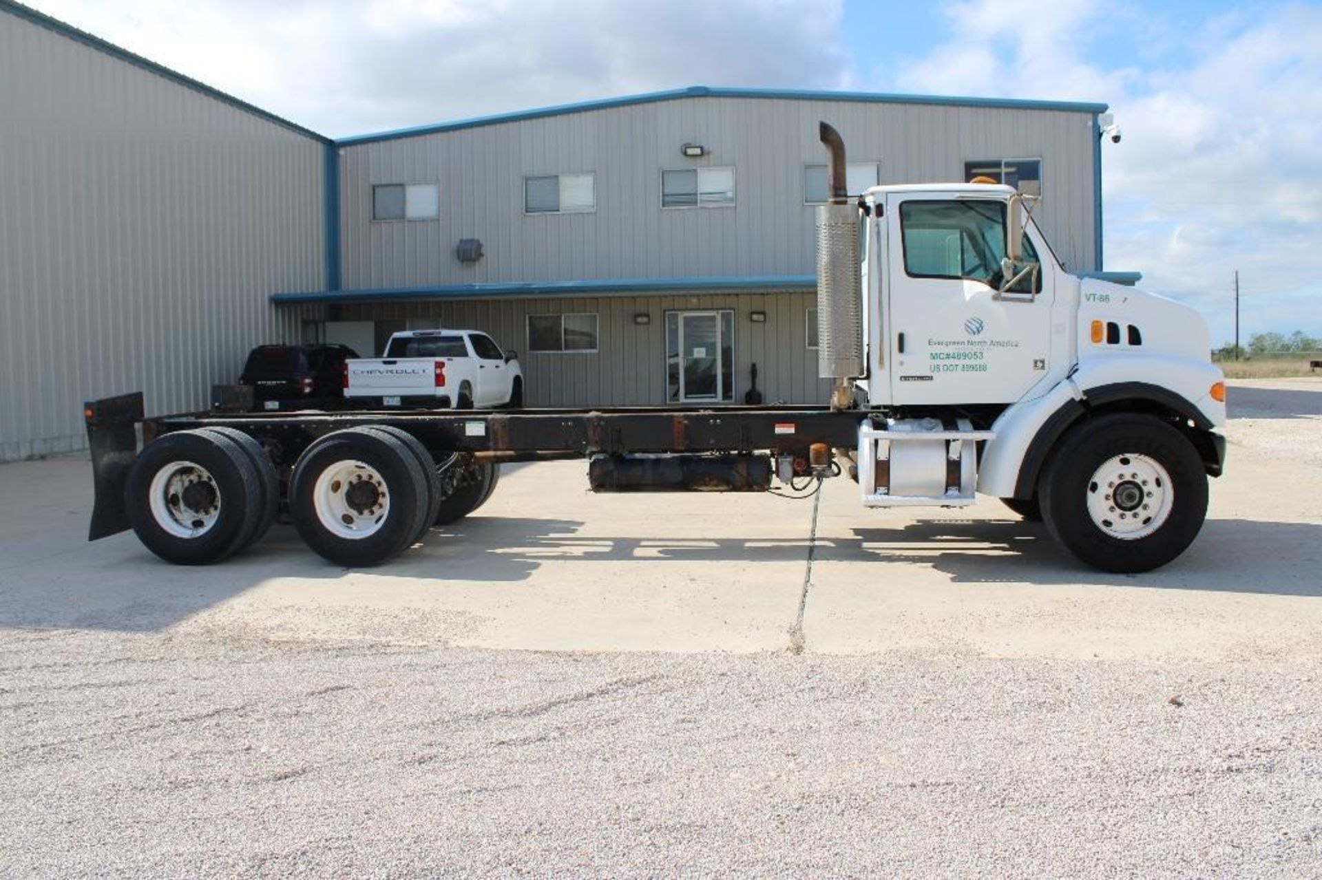 2007 Sterling LT7500 T/A Cab & Chassis Truck - Image 4 of 44