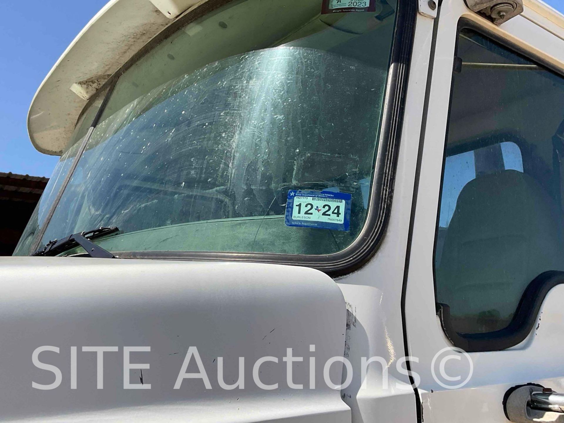 2007 Mack CHN613 T/A Daycab Truck Tractor - Image 9 of 9