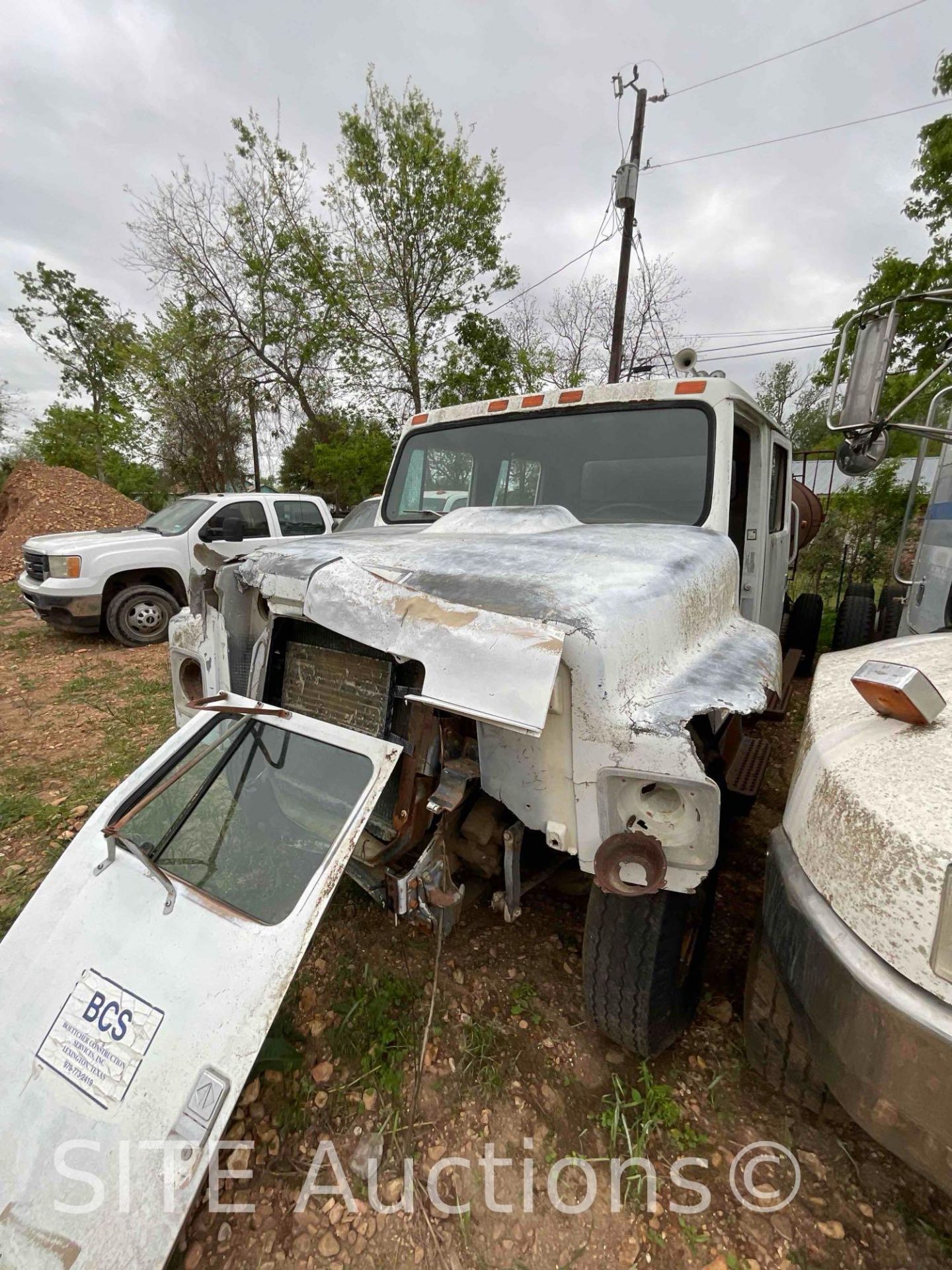 1987 International 1754 S/A Tank Truck - Image 2 of 18