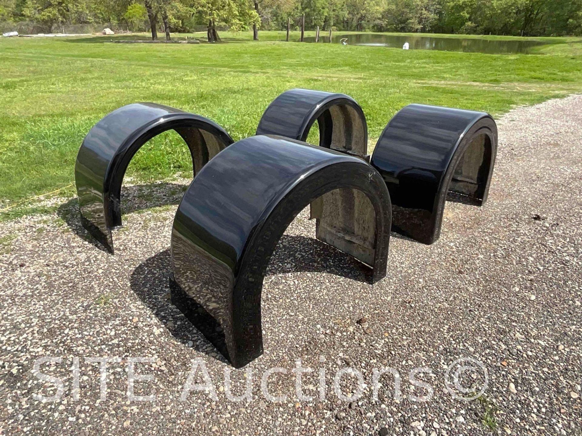 Peterbilt Fiberglass Custom Fenders - Image 5 of 15