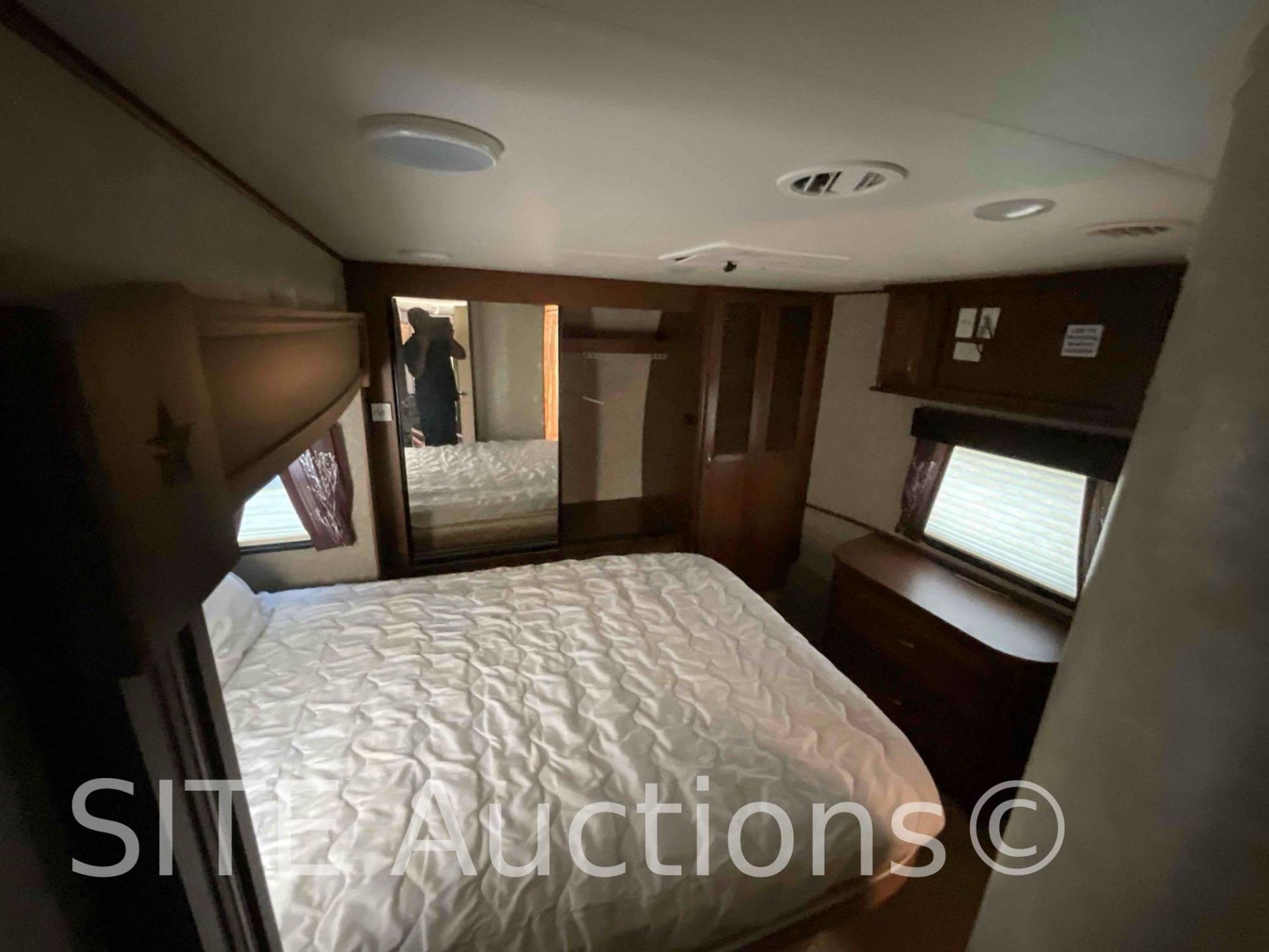 2015 Open Range Roamer 384BHS T/A Travel Trailer - Image 12 of 25