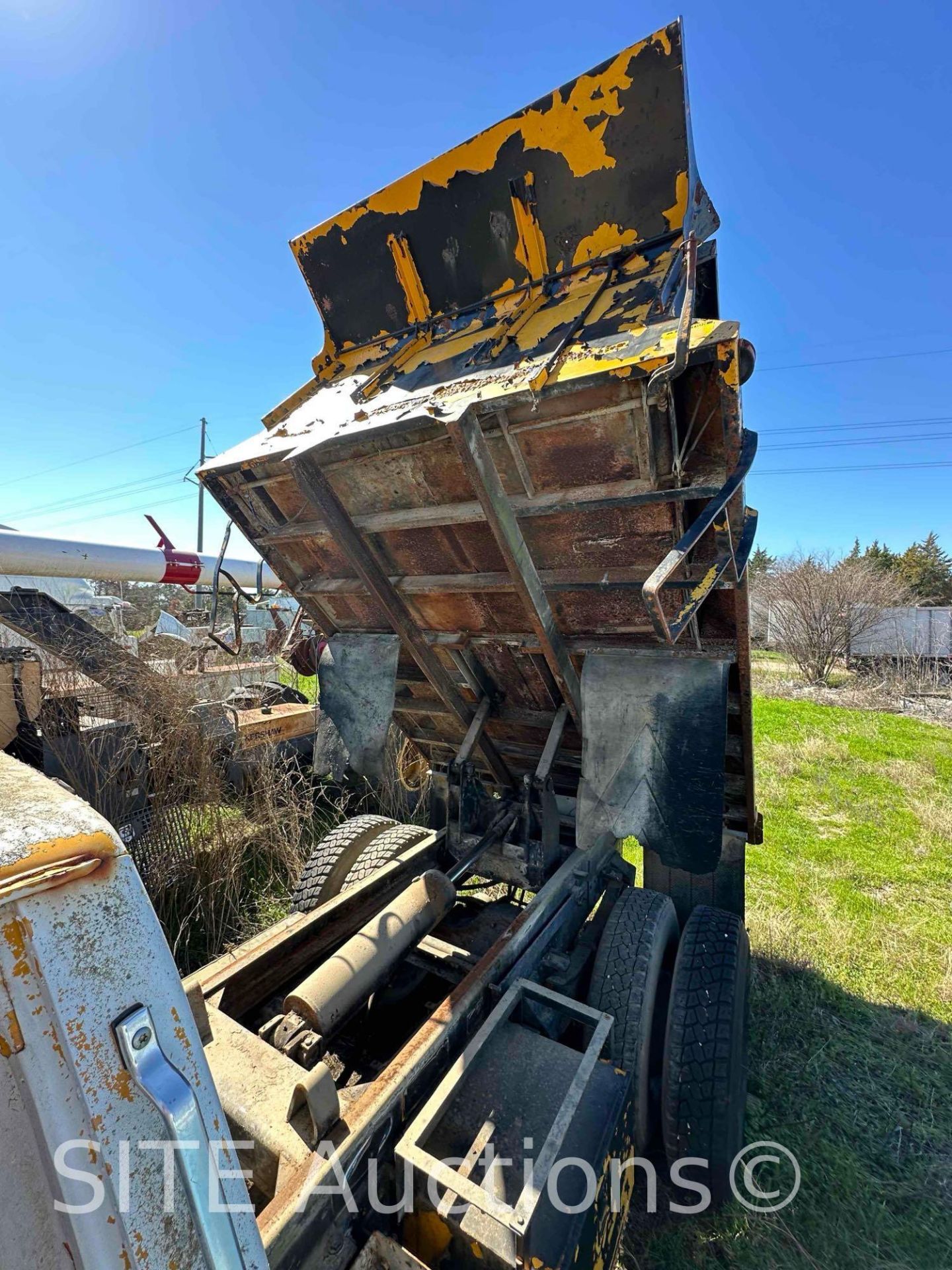 1986 Ford F700 S/A Dump Truck - Image 10 of 19