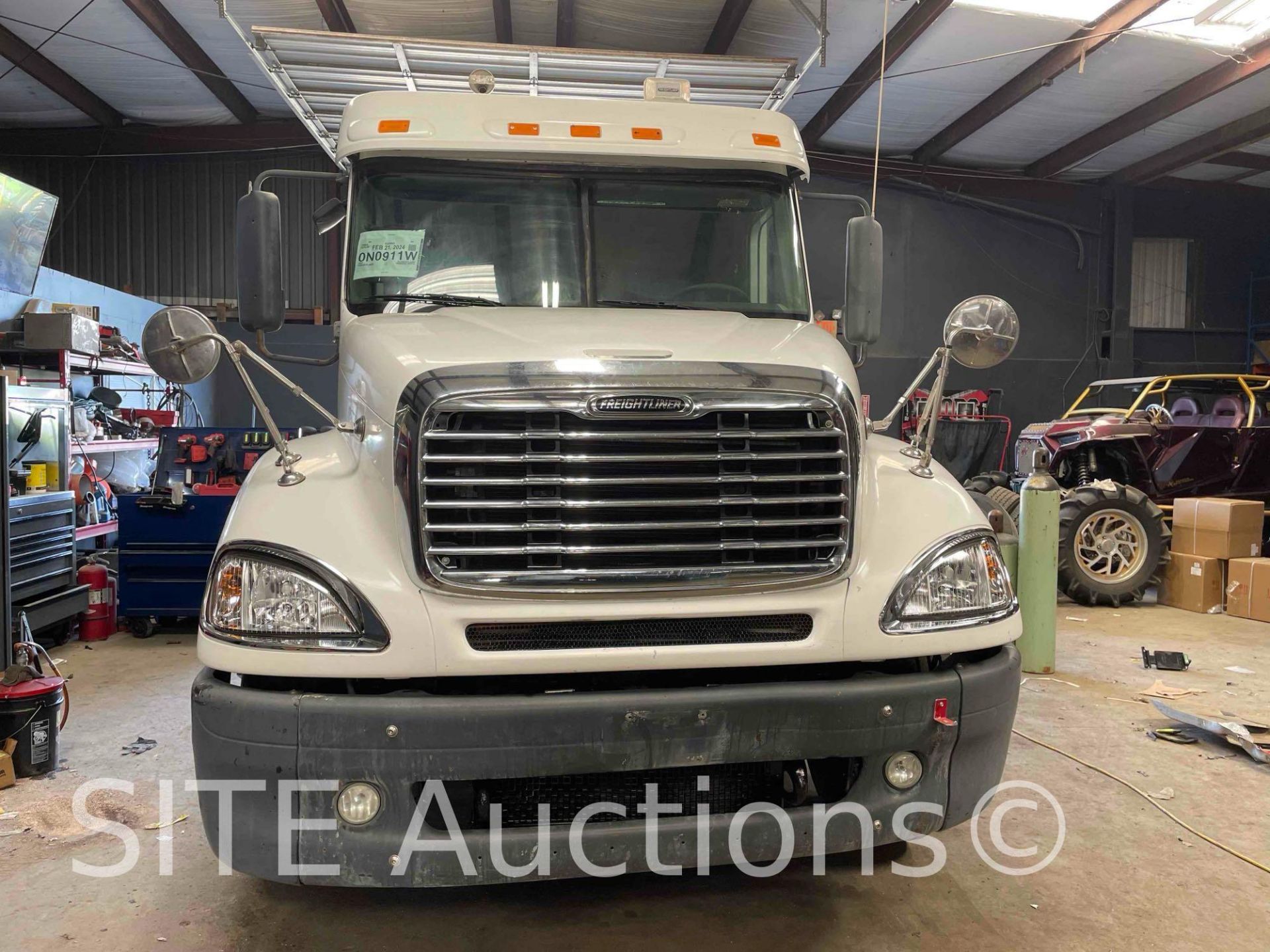 2007 Freightliner Columbia T/A Sleeper Truck Tractor - Image 4 of 17