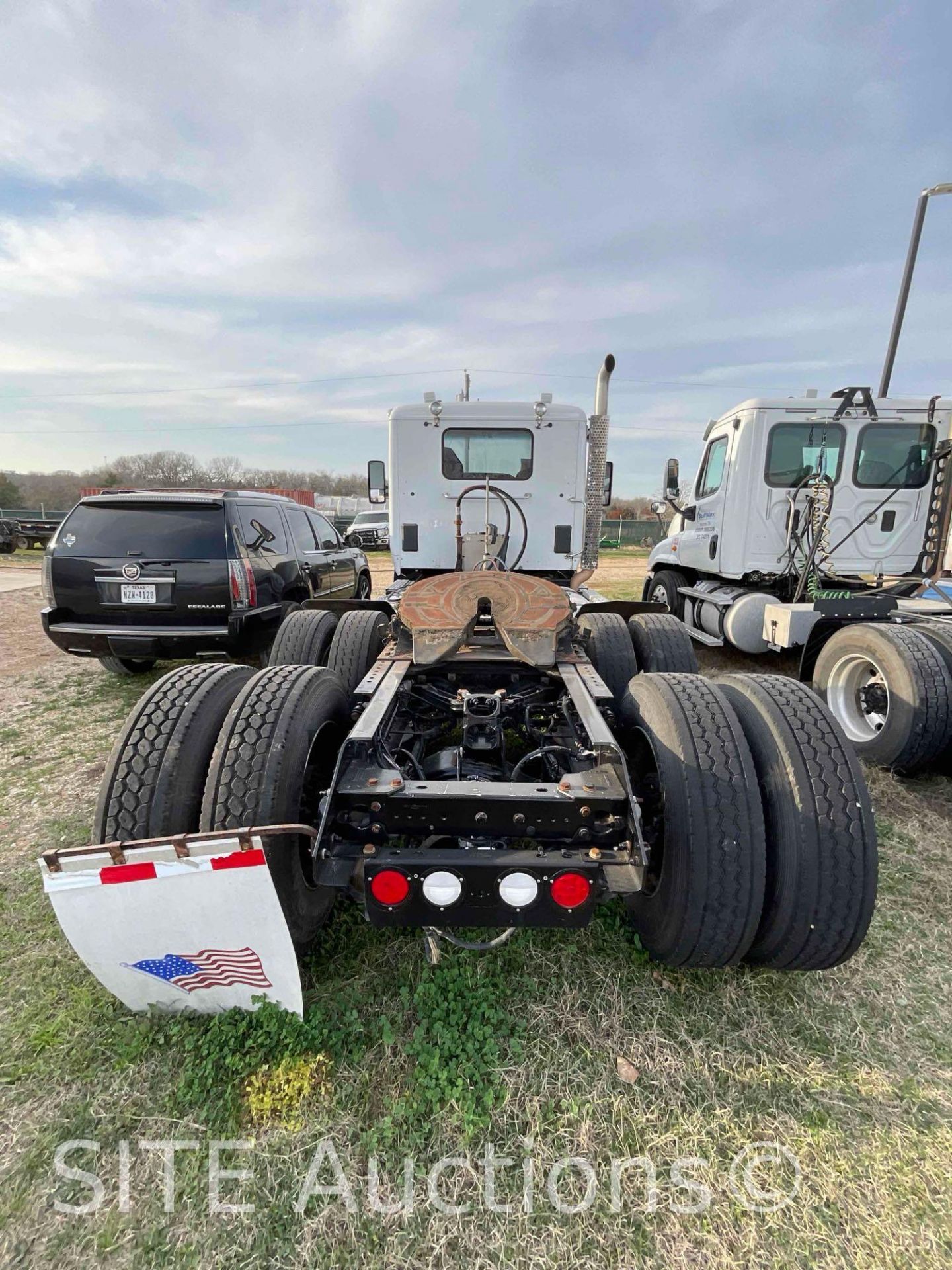 2016 Kenworth T880 T/A Daycab Truck Tractor - Image 4 of 44