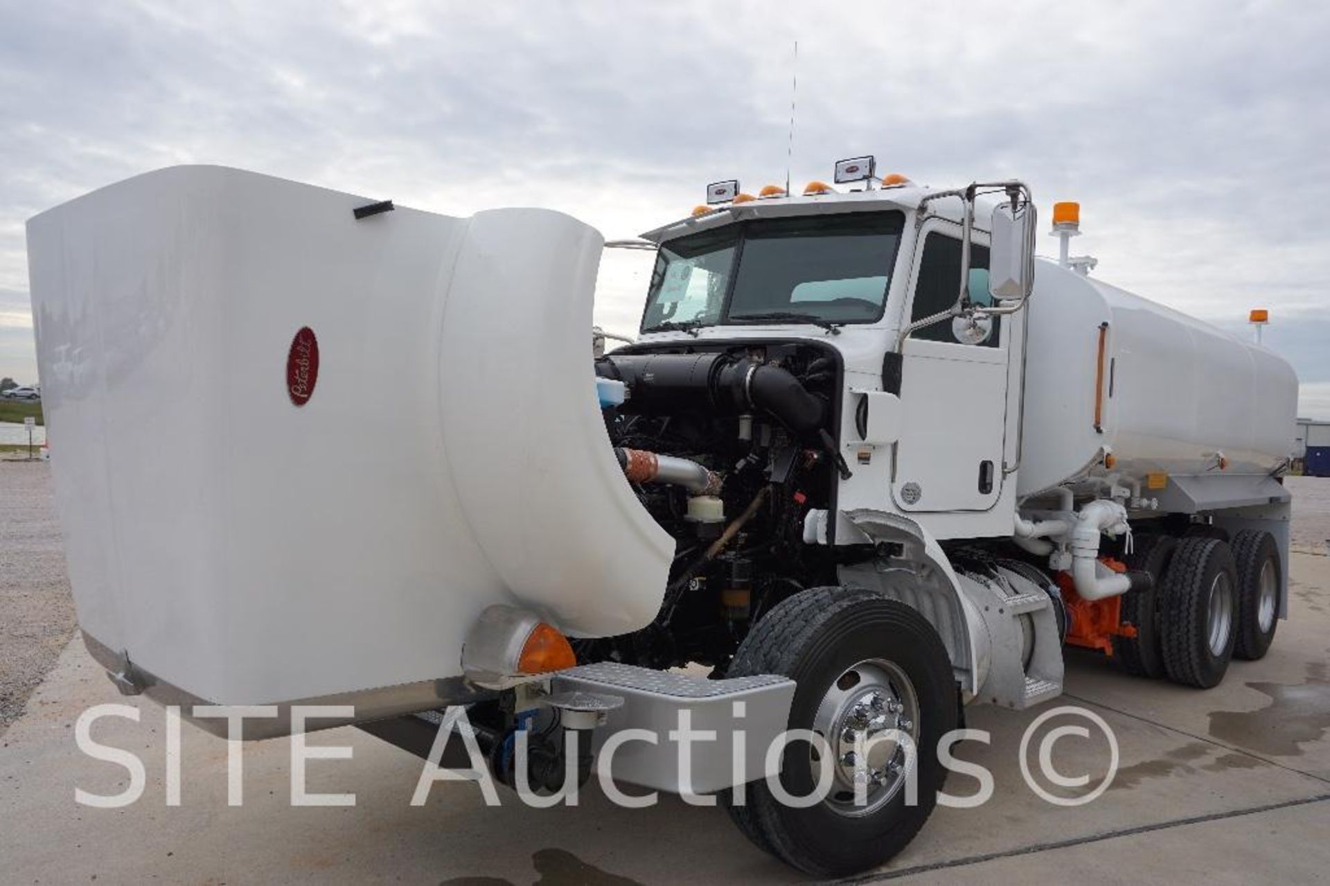 2014 Peterbilt 365 T/A Water Truck - Image 21 of 29