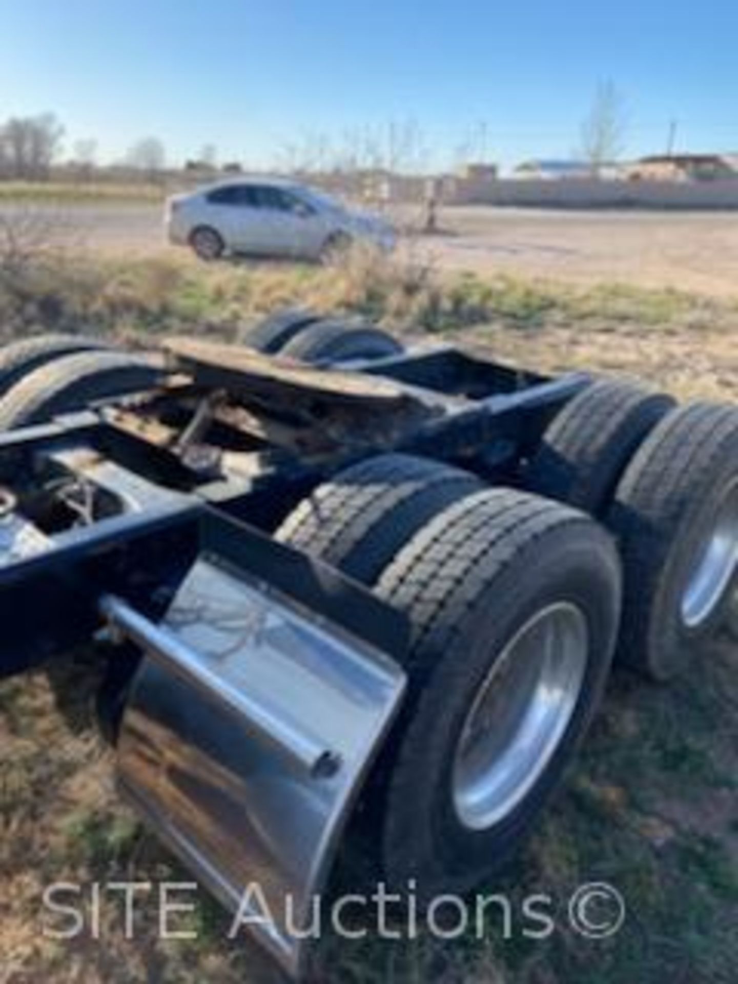 2004 Peterbilt 379 T/A Sleeper Truck Tractor - Image 3 of 19