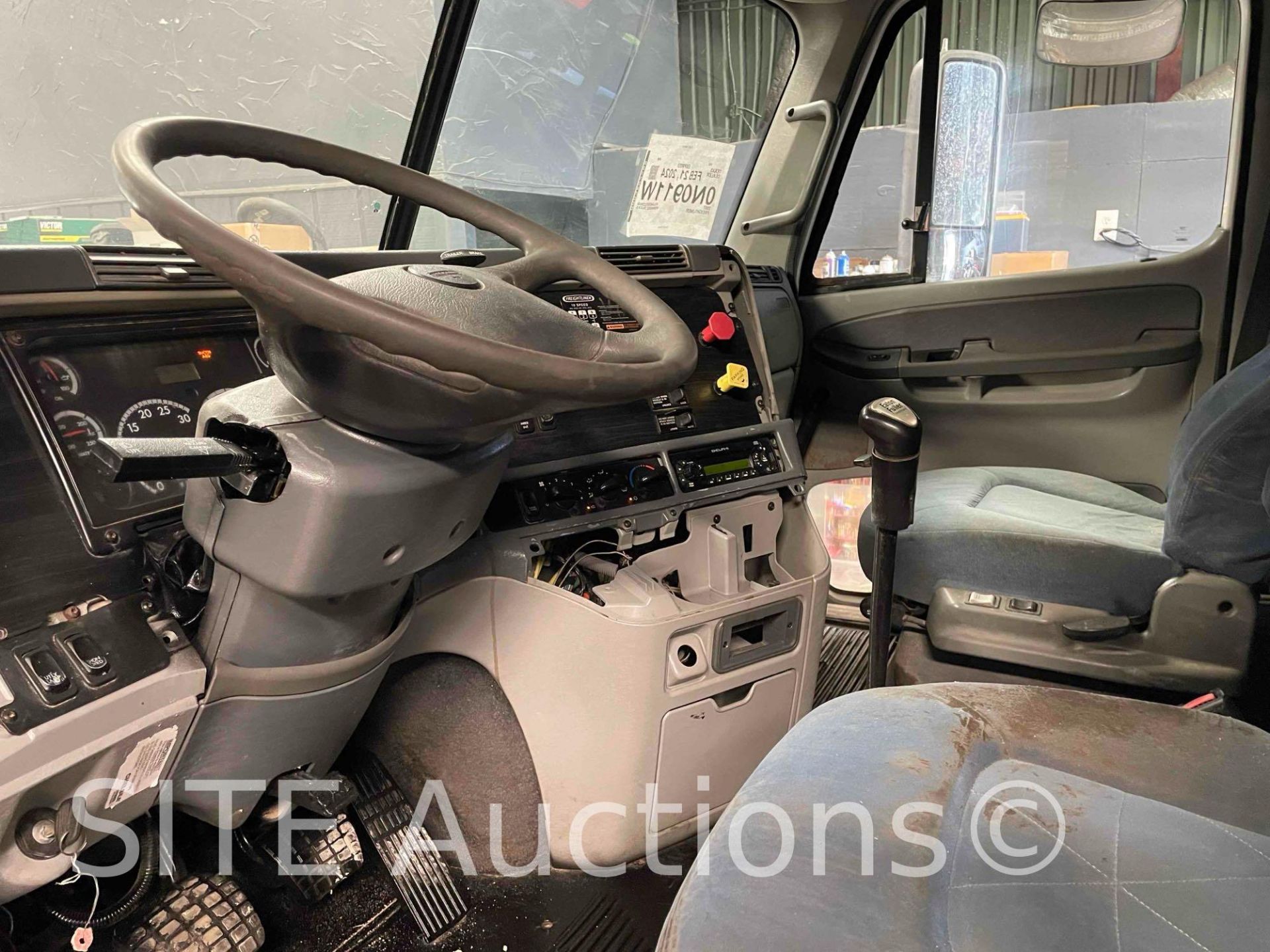 2007 Freightliner Columbia T/A Sleeper Truck Tractor - Image 11 of 17