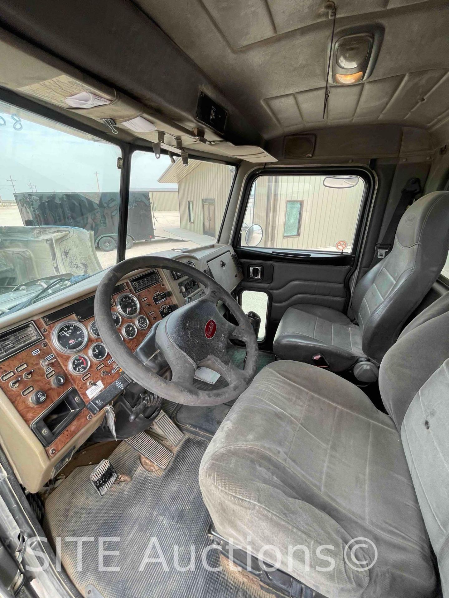 2007 Peterbilt 340 T/A Wireline Truck - Image 14 of 14