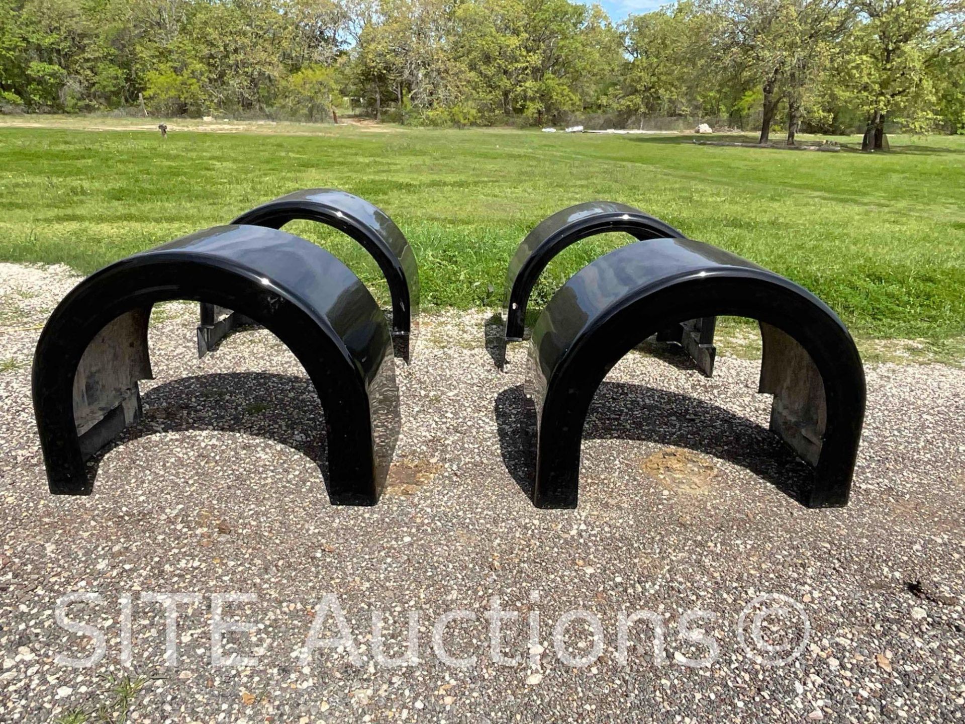 Peterbilt Fiberglass Custom Fenders - Image 4 of 15