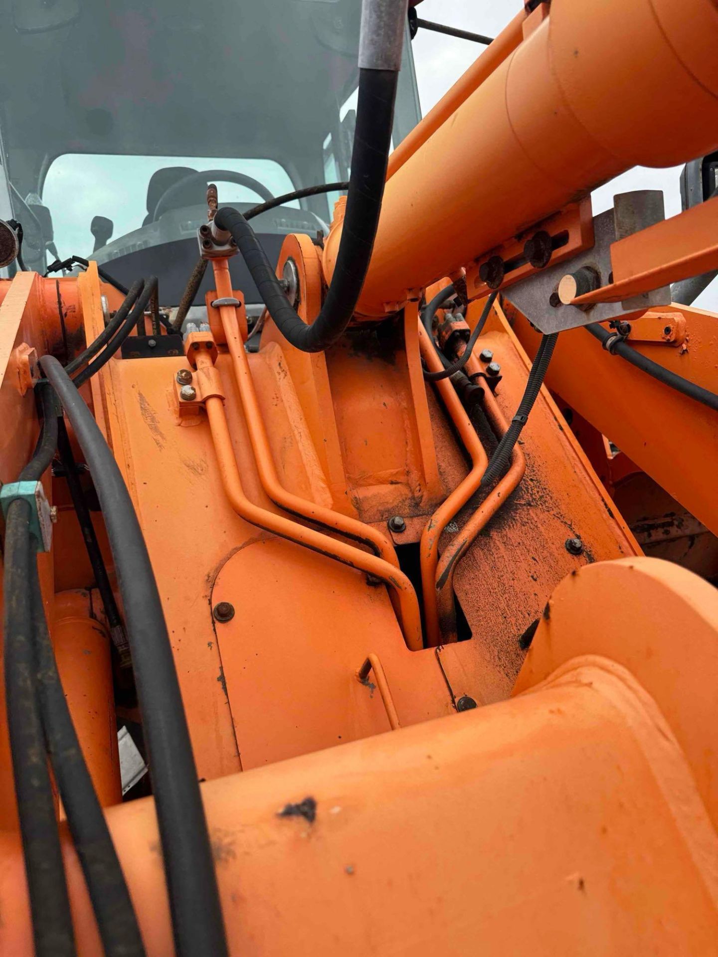 2014 Doosan DL200-3 Wheel Loader - Image 11 of 28