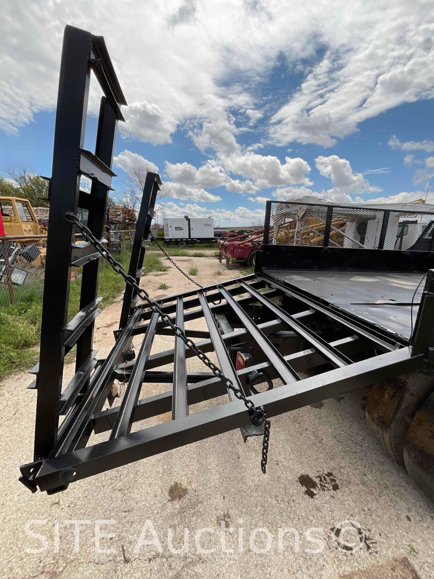 1998 InternationaL 4900 S/A Flatbed Truck w/ Ramps - Image 18 of 27