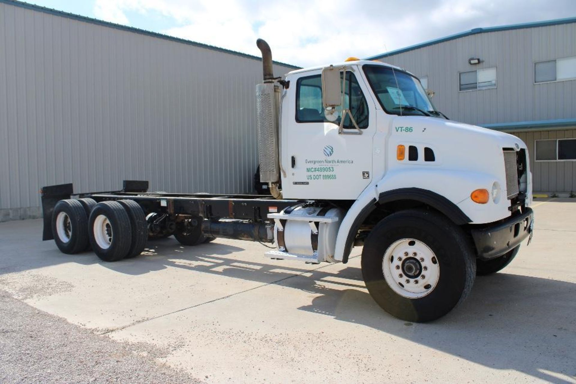 2007 Sterling LT7500 T/A Cab & Chassis Truck - Image 3 of 44