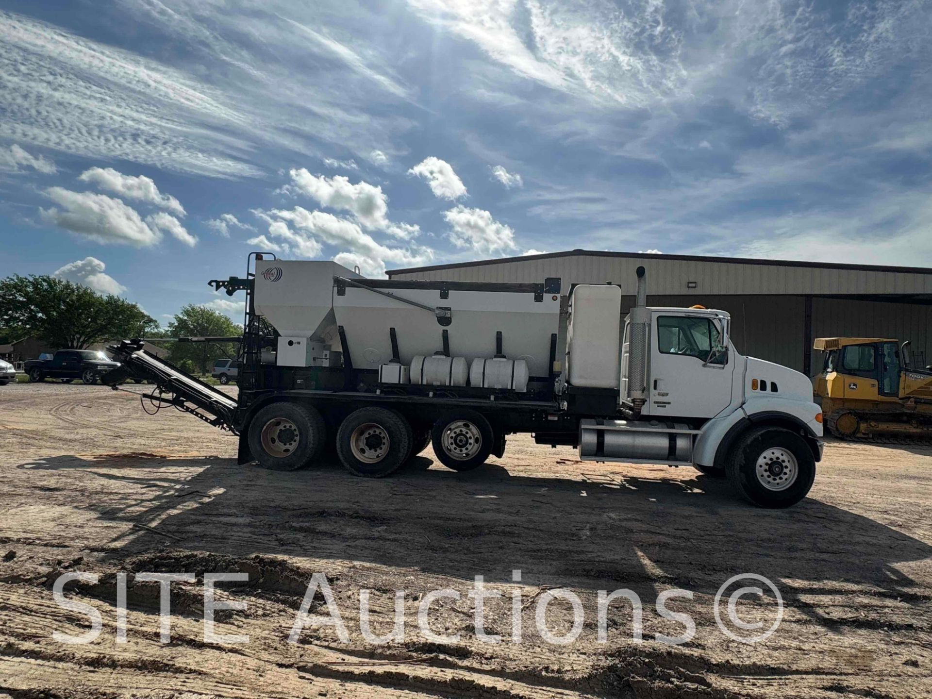 2006 Sterling L7500 Tri/A Volumetric Mixer Truck - Image 9 of 47