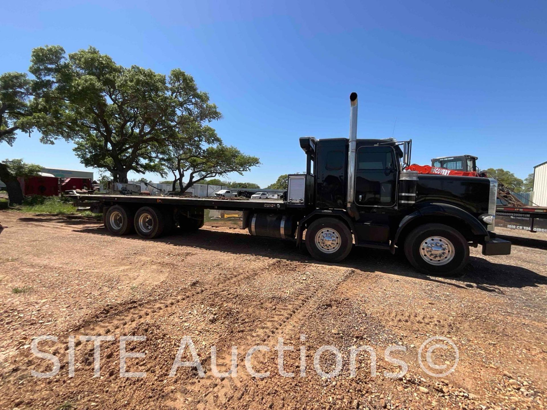 2005 Peterbilt 357 T/A T/A Rollback Truck - Image 8 of 51