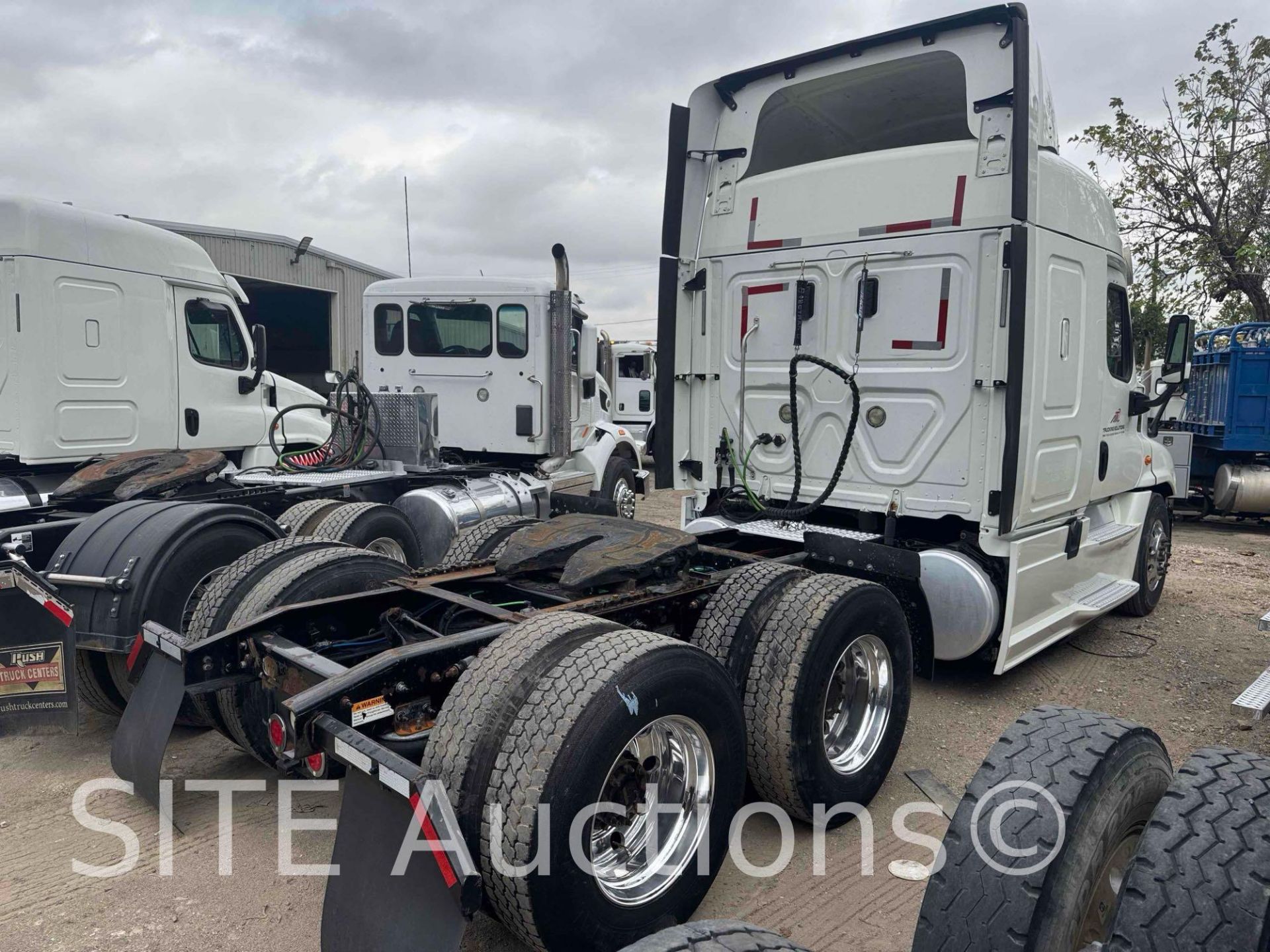 2016 Freightliner Cascadia T/A Sleeper Truck Tractor - Image 18 of 36