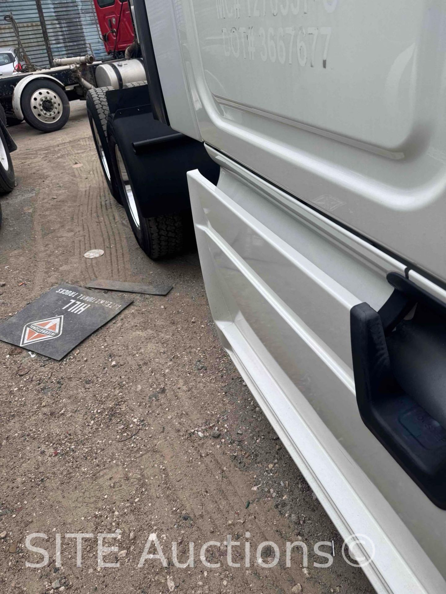 2016 Freightliner Cascadia T/A Sleeper Truck Tractor - Image 12 of 36