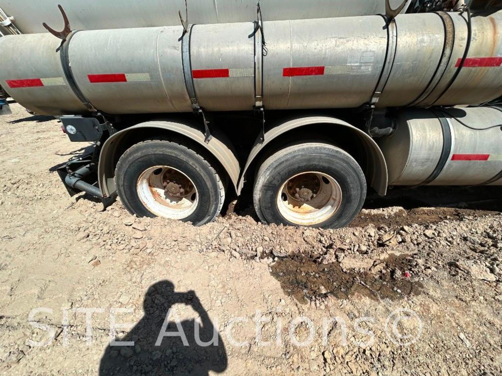 1997 Volvo WG T/A Hydrovac Truck - Image 36 of 39