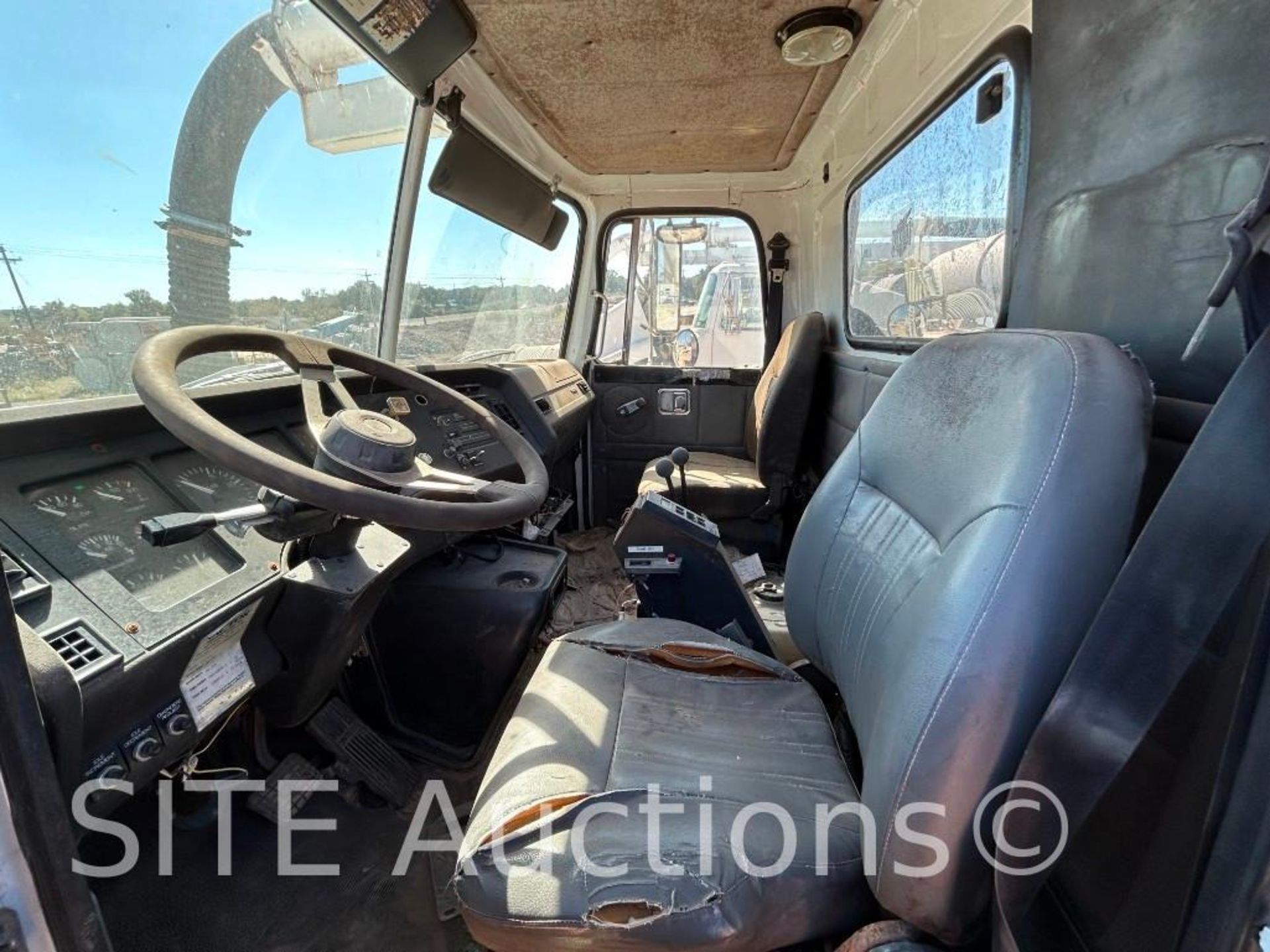 1997 Volvo WG T/A Hydrovac Truck - Image 18 of 39