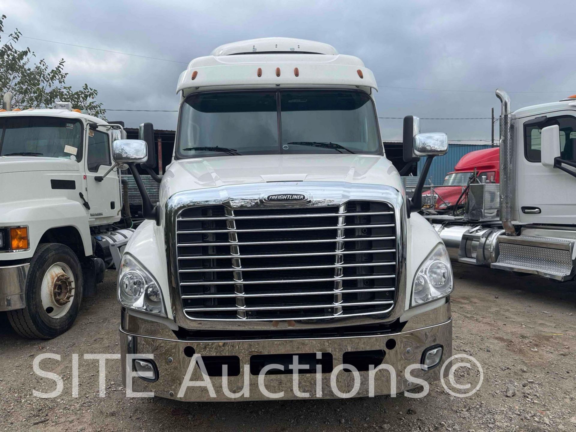 2016 Freightliner Cascadia T/A Sleeper Truck Tractor - Image 5 of 36