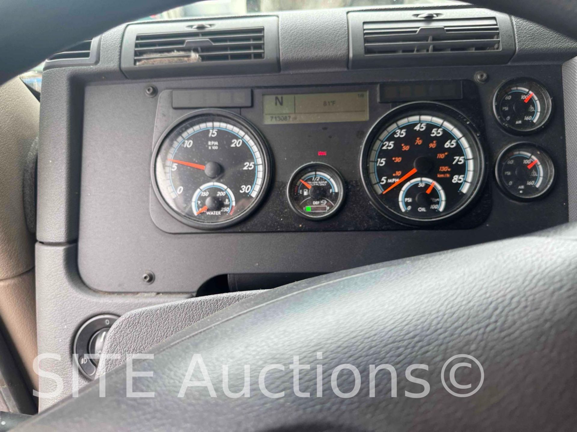 2016 Freightliner Cascadia T/A Sleeper Truck Tractor - Image 24 of 36