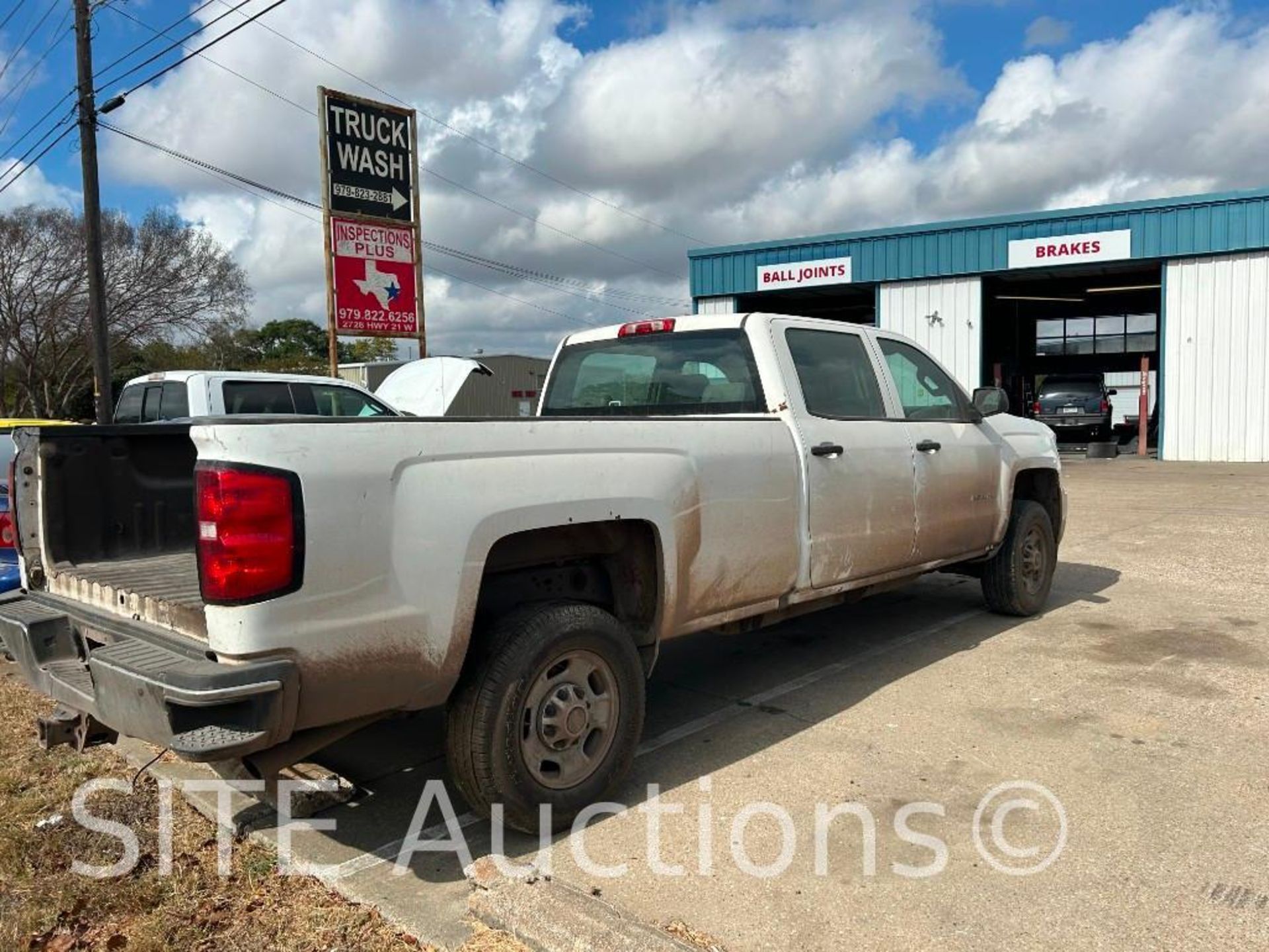 2018 Chevrolet Silverado 2500 Crew Cab Pickup Truck - Image 7 of 24