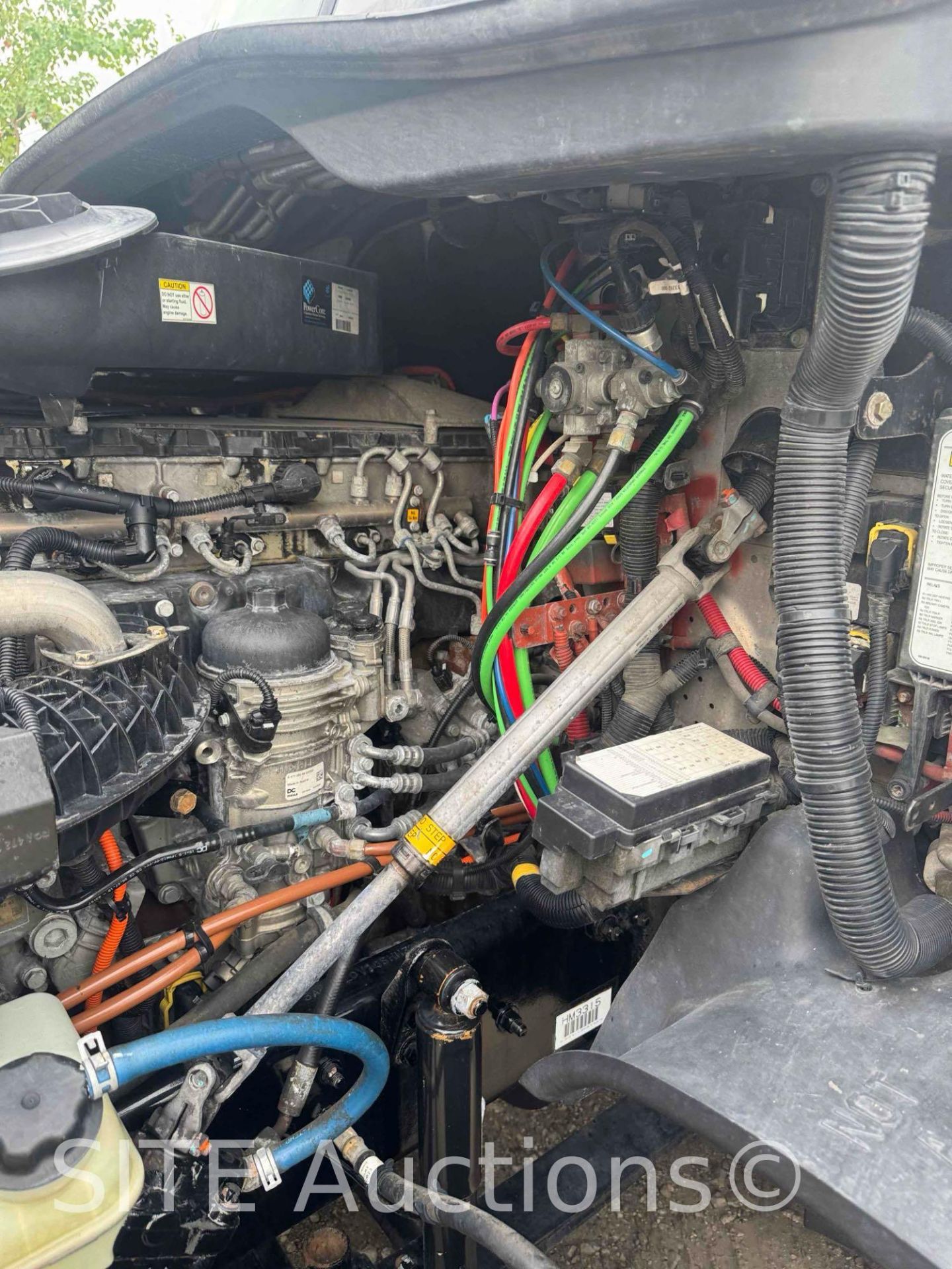 2016 Freightliner Cascadia T/A Sleeper Truck Tractor - Image 19 of 36